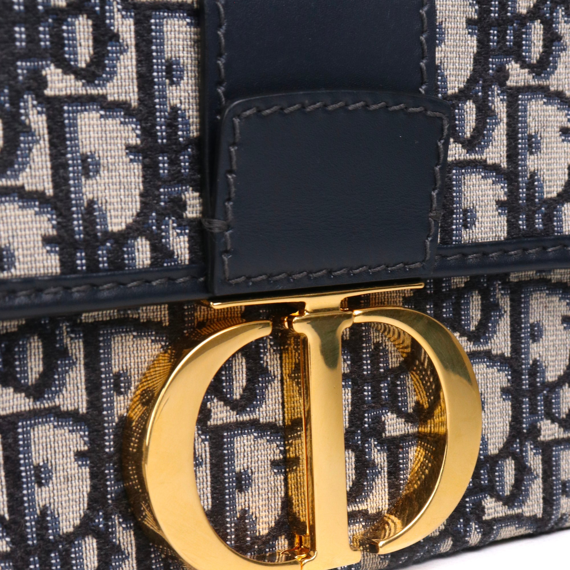 DIOR - Sac à bandoulière 30 Montaigne Box Dior en toile et cuir