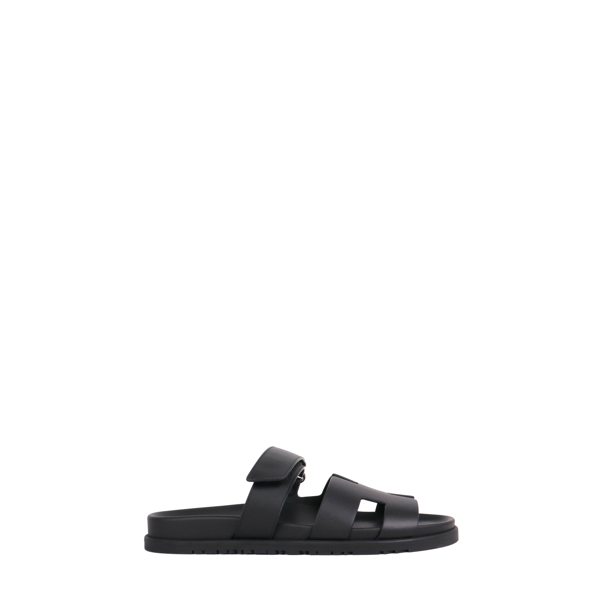 HERMÈS - Chypre sandals in black smooth leather (T36)