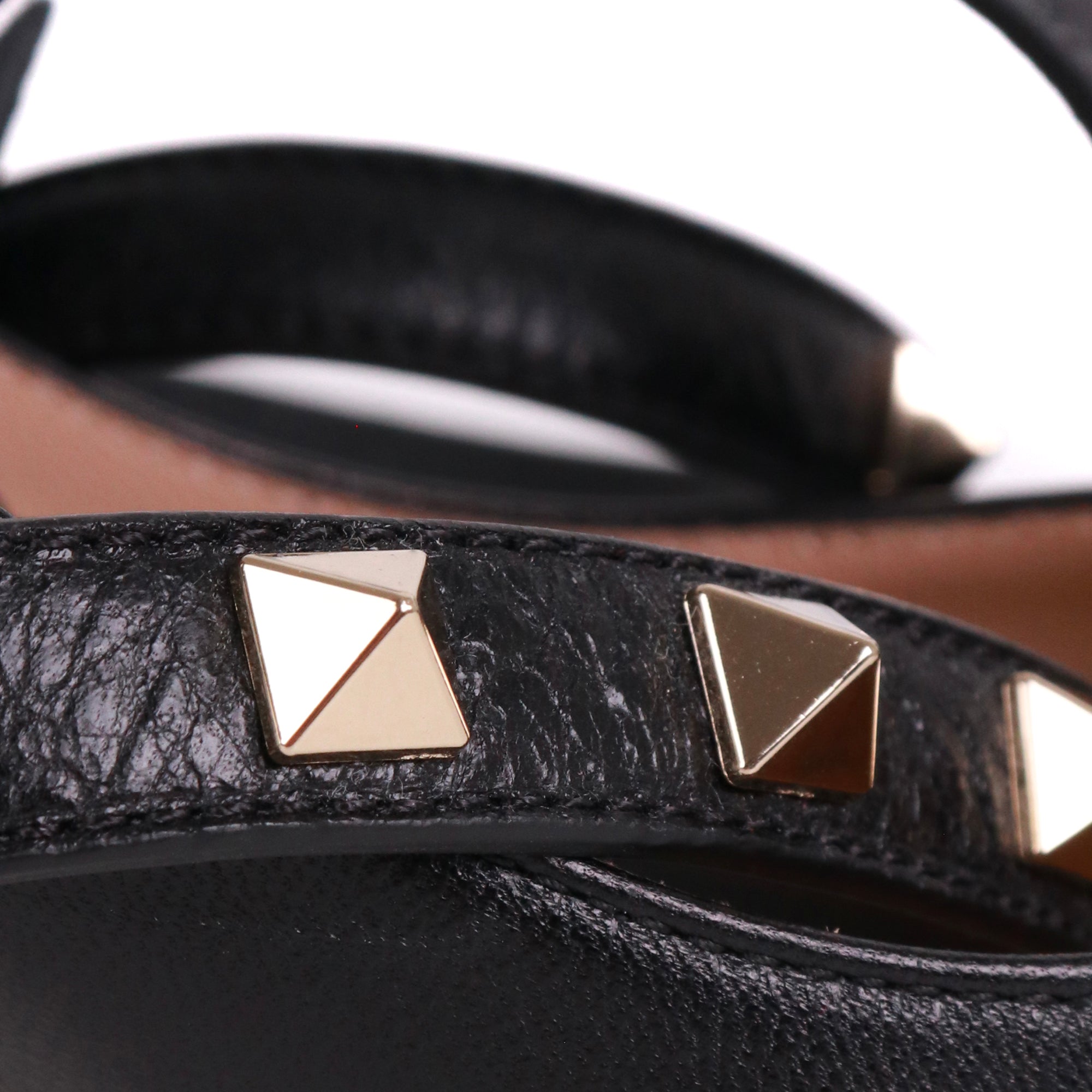 VALENTINO - Escarpins Rockstud Valentino en cuir noir (T36)