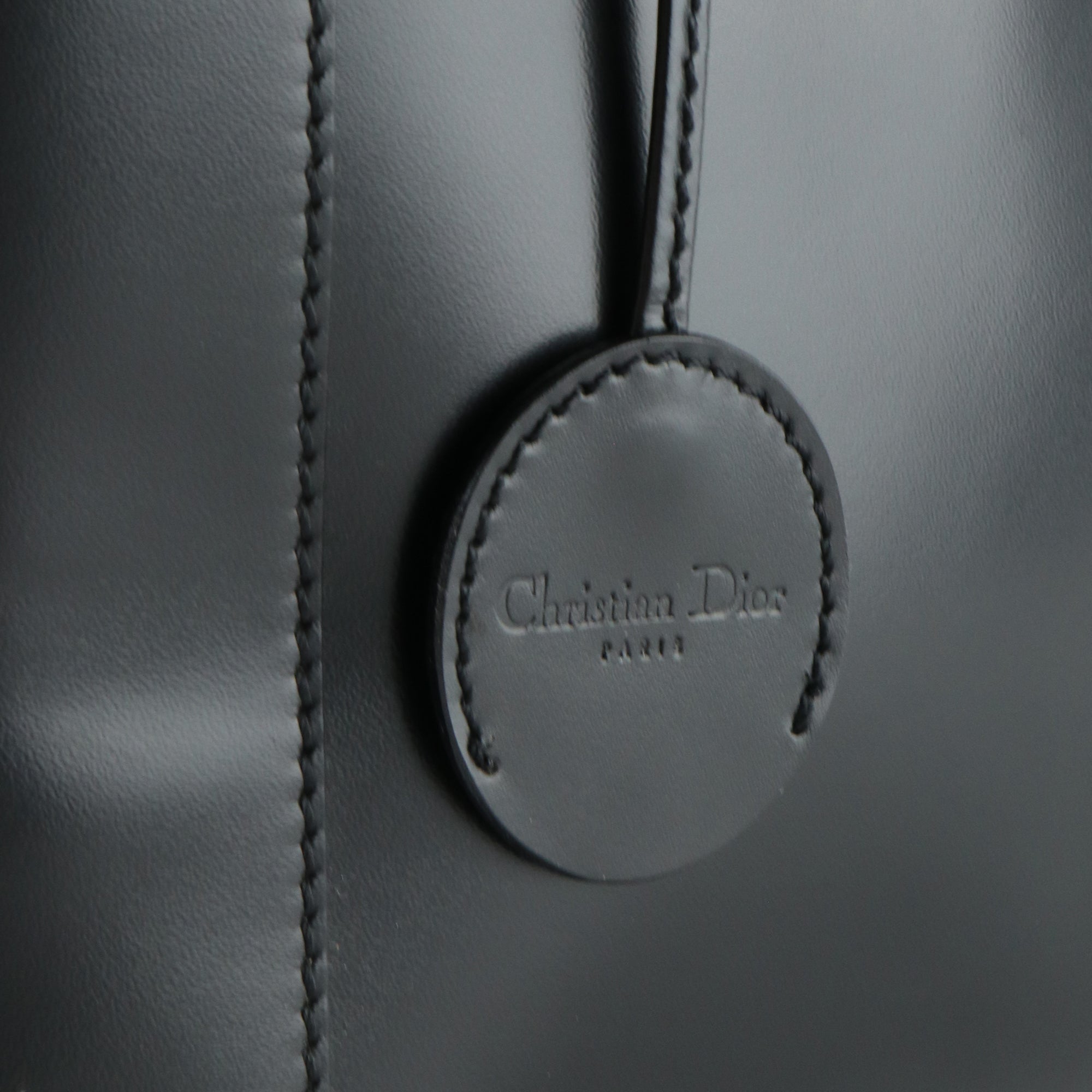 DIOR - Sac à main Lady Perla en cuir box noir