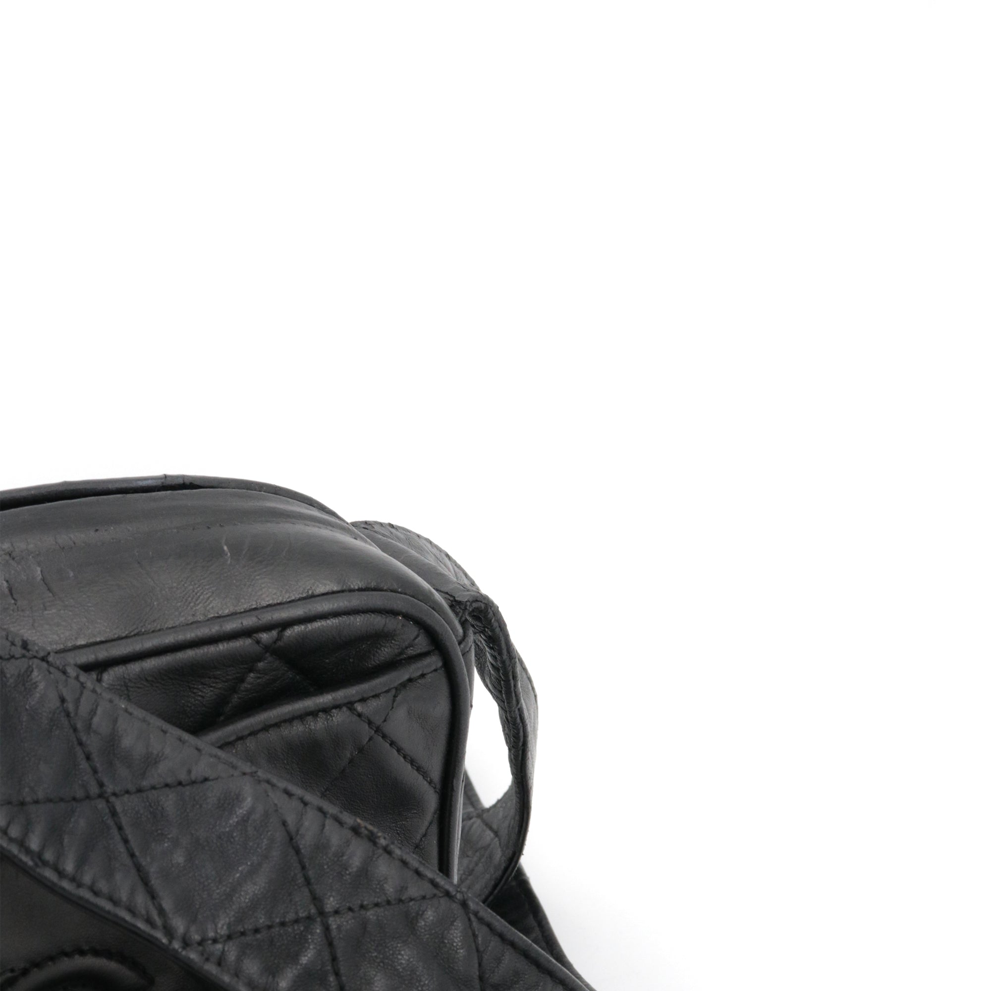 CHANEL - Chanel Vintage Camera Shoulder Bag in Black Leather