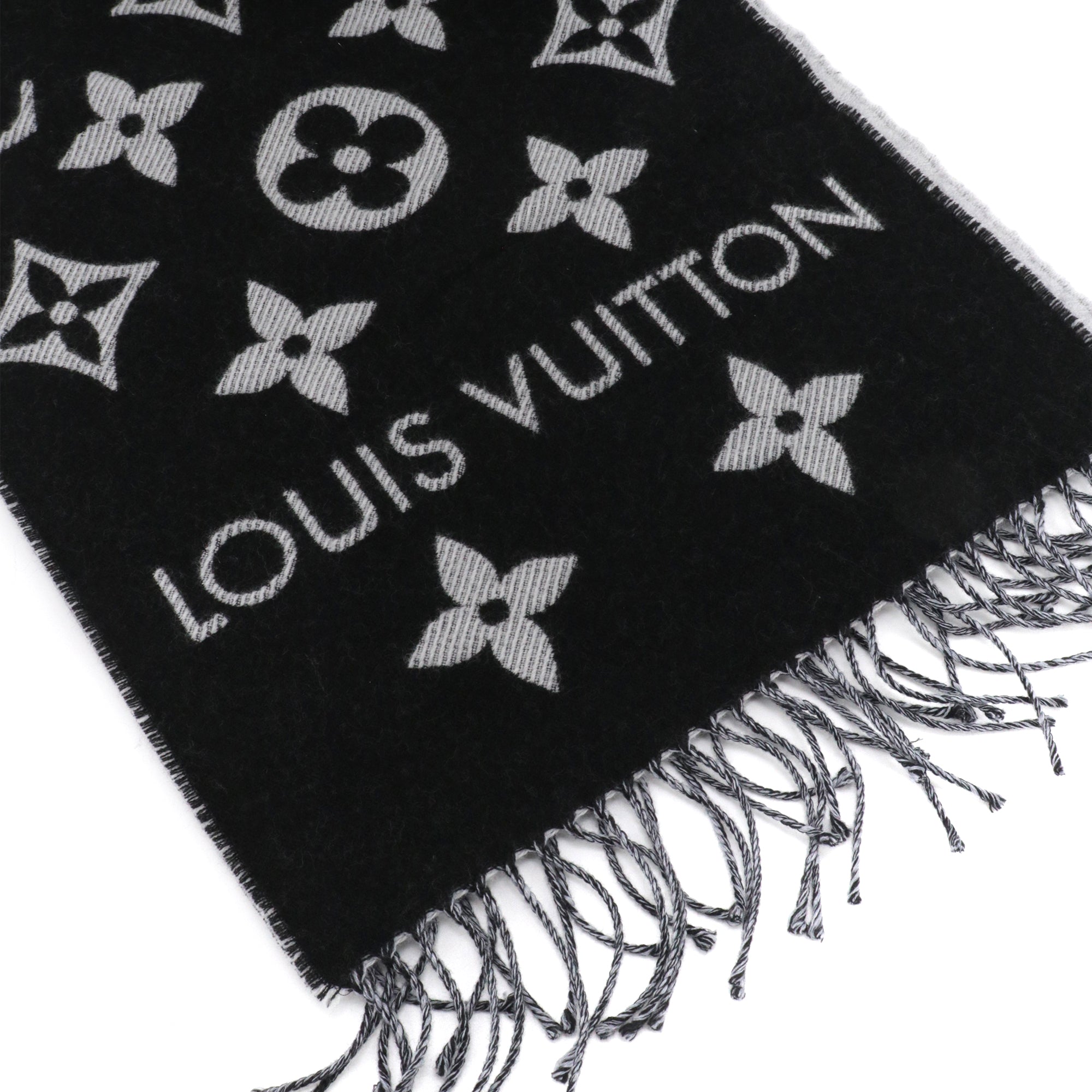 LOUIS VUITTON - LV Essential Louis Vuitton scarf in black wool 