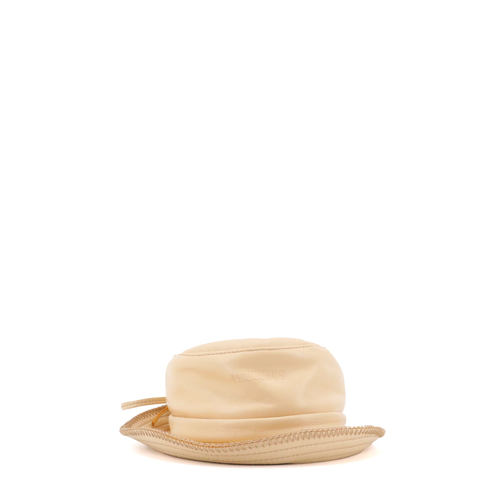 JACQUEMUS - Bob Mentalo Jacquemus en cuir d'agneau beige (T56)