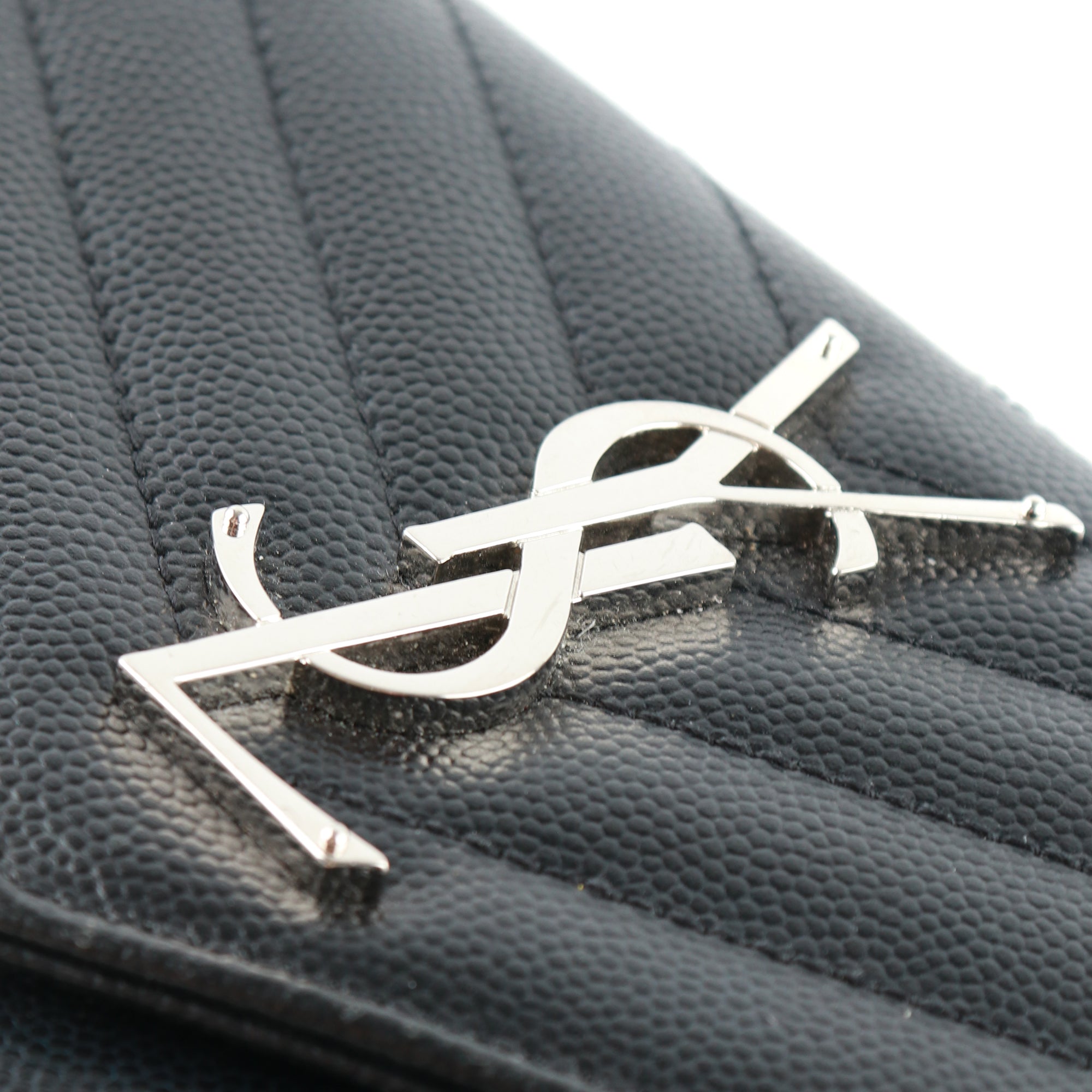 SAINT LAURENT - Grand Portefeuille Cassandre en cuir grainé