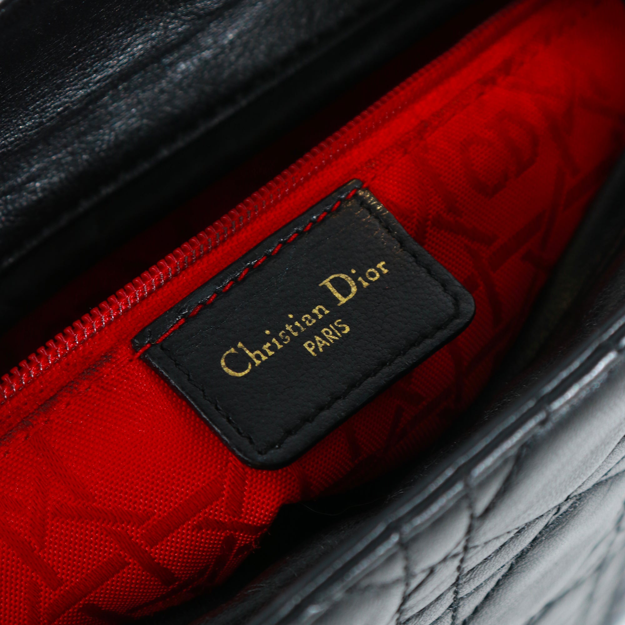 DIOR - Sac à main Lady Dior medium en cuir noir vintage