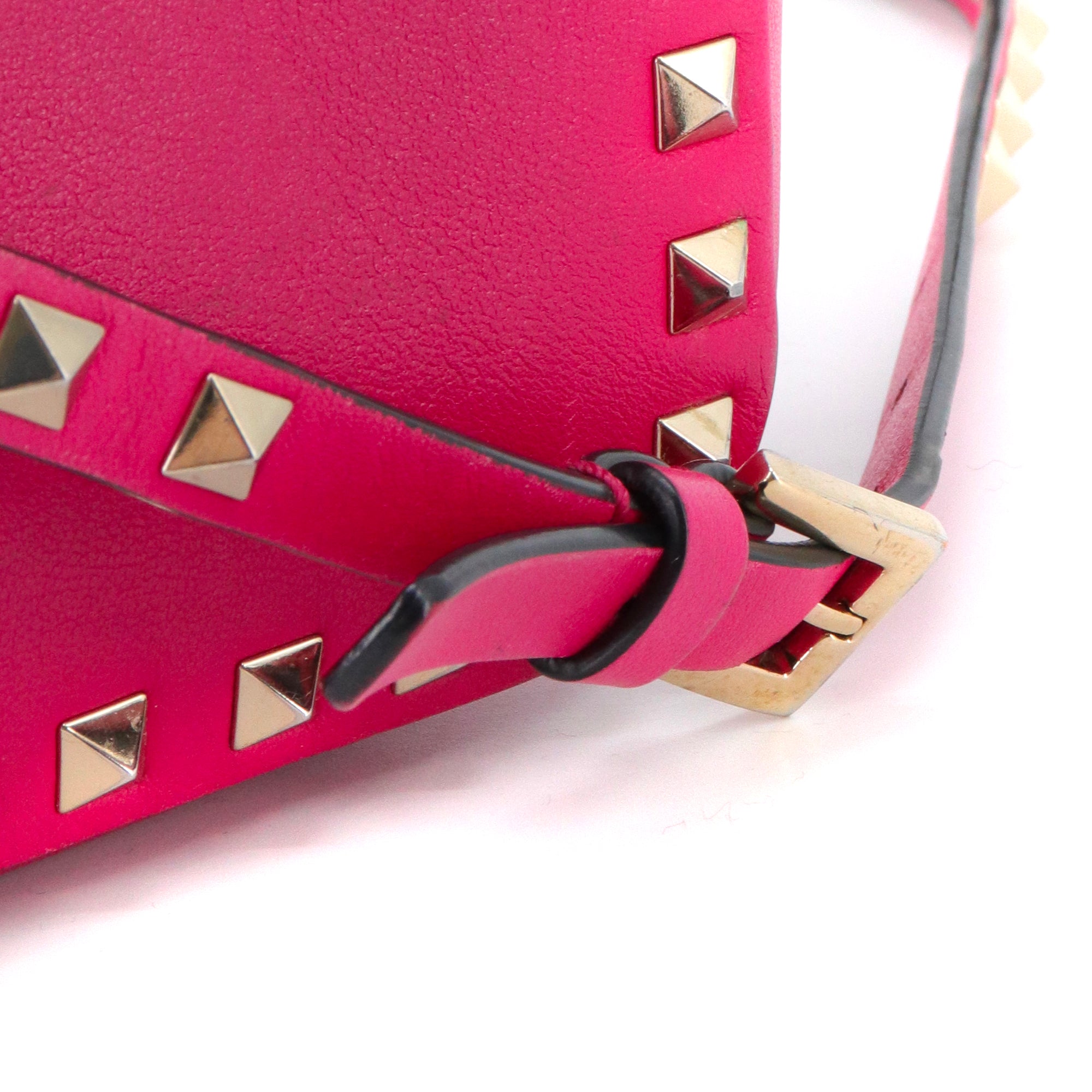 VALENTINO - Valentino Rockstud Rolling shoulder bag in pink smooth leather