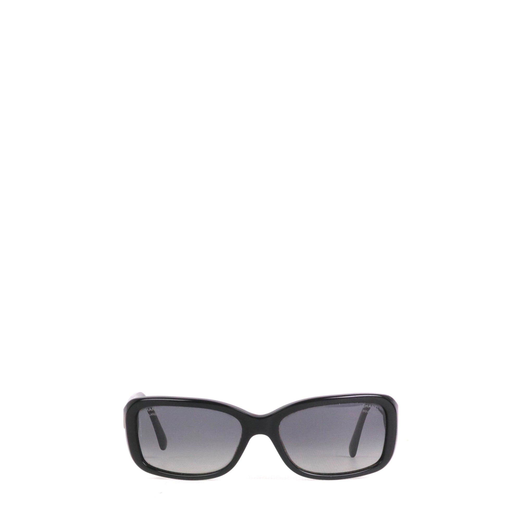 CHANEL - Lunettes de soleil Mini Camélia Chanel en plastique noir