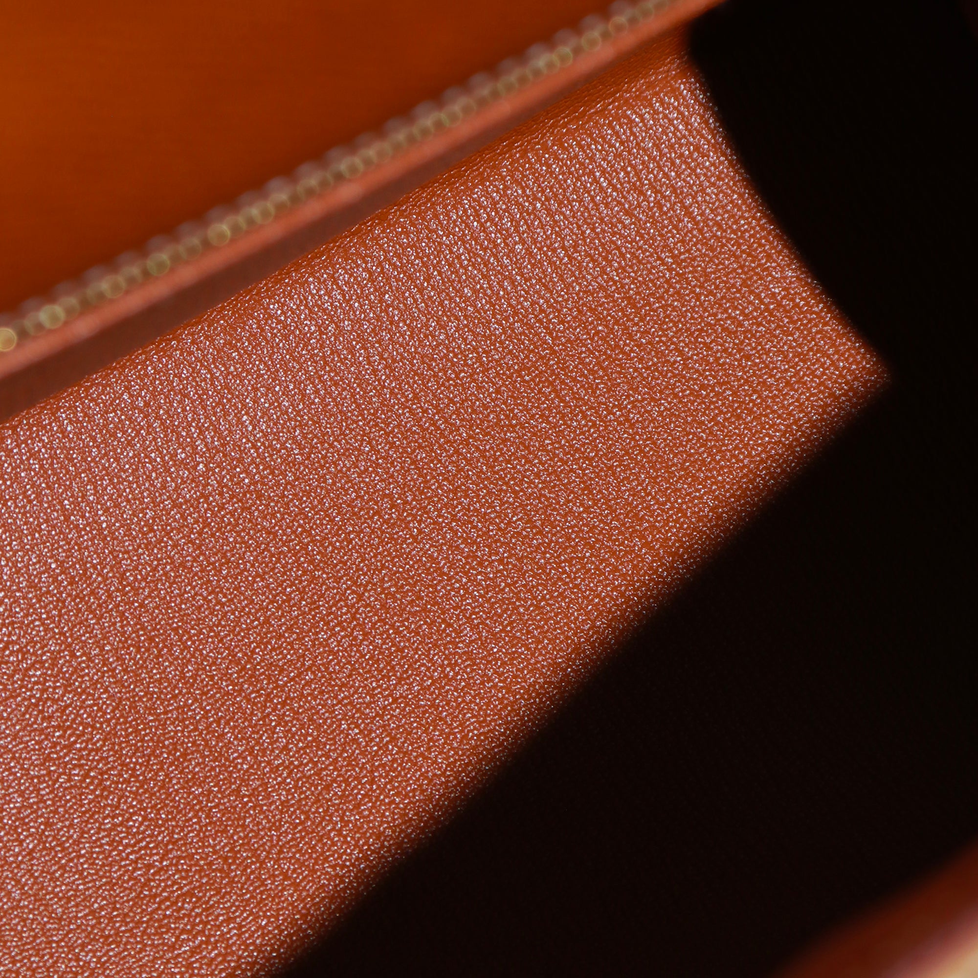 HERMÈS - Sac à main Kelly 32 en cuir epsom gold sellier