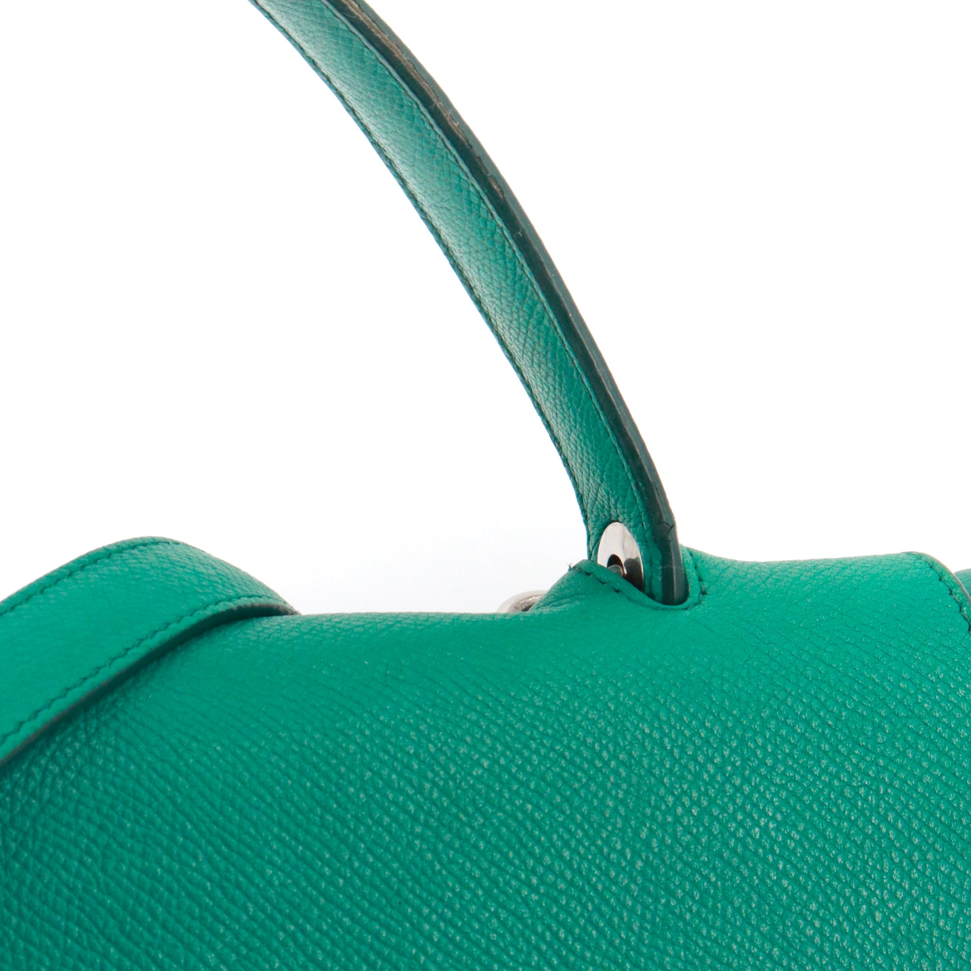 CELINE - Sac à bandoulière Belt Nano Celine en cuir grainé vert jade