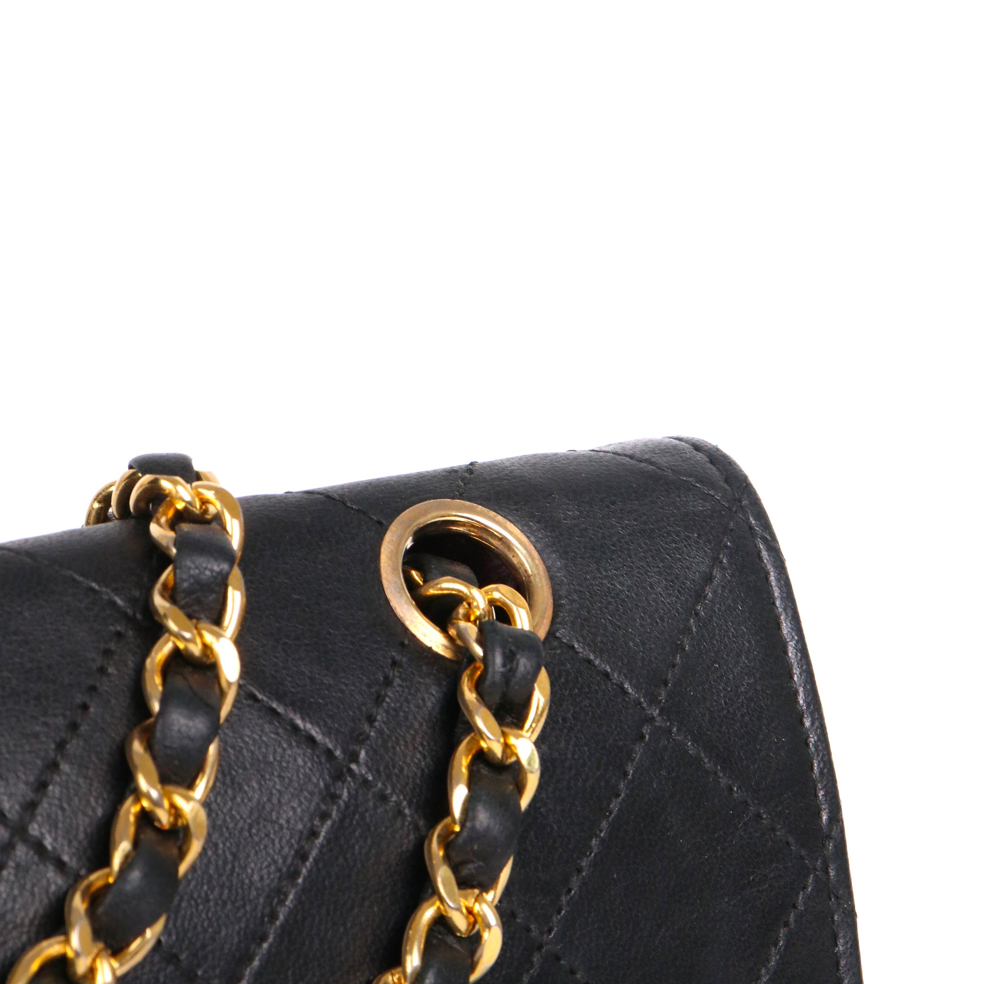 CHANEL - Sac à main Classique/Timeless Round Chanel en cuir lisse noir