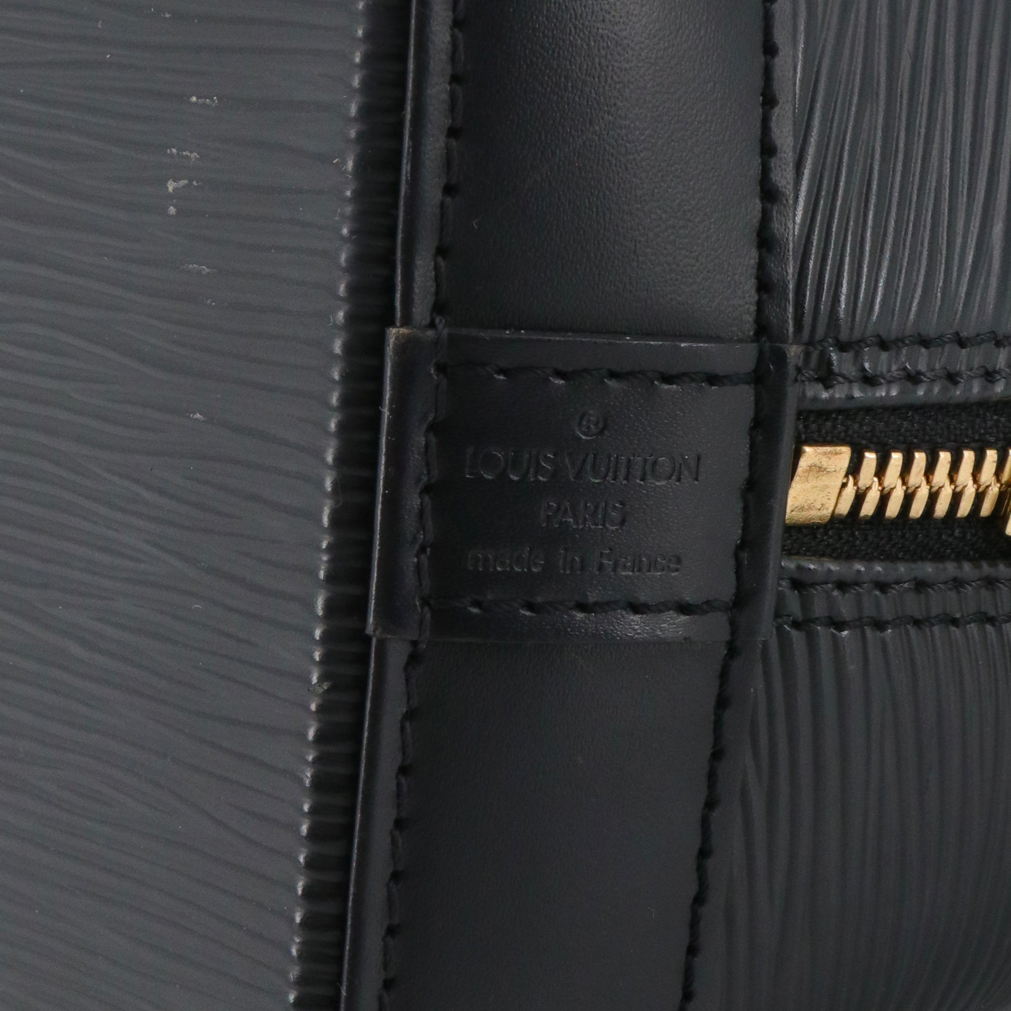 LOUIS VUITTON - Sac à main Alma PM Louis Vuitton en cuir épi noir