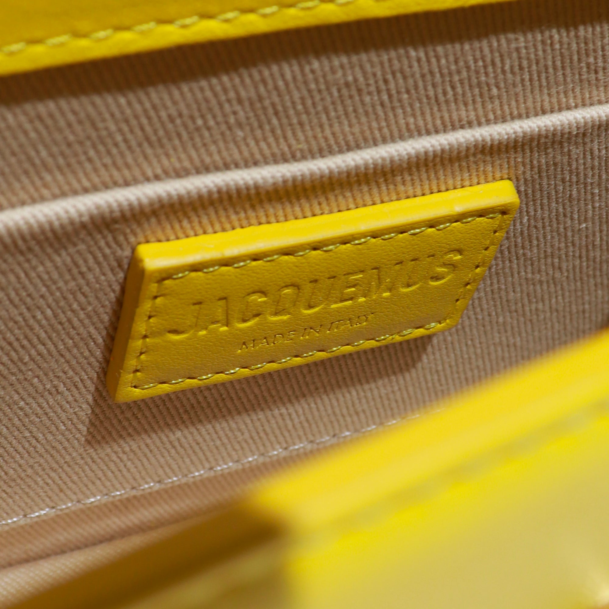 JACQUEMUS - Medium Chiquito shoulder bag in yellow leather