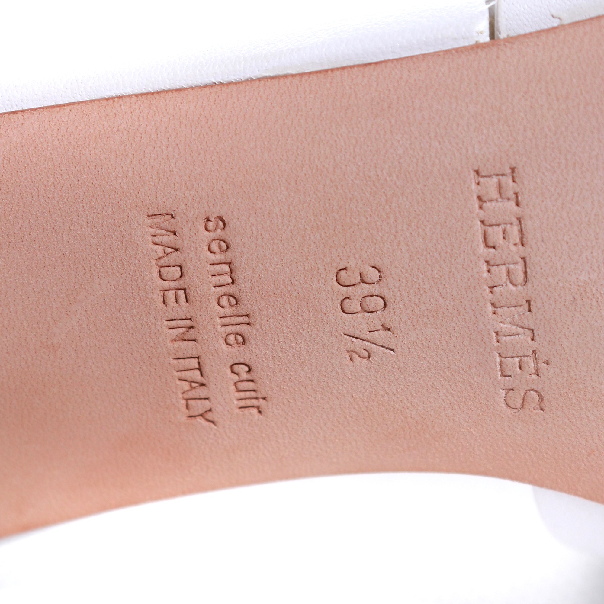 HERMÈS - Bastille sandals in white smooth leather (T39.5)