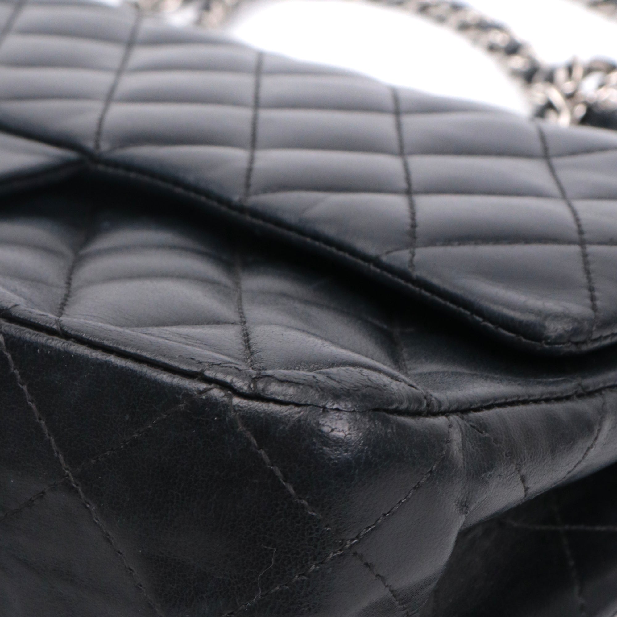 CHANEL - Chanel Timeless 25 double flap handbag in black quilted leather