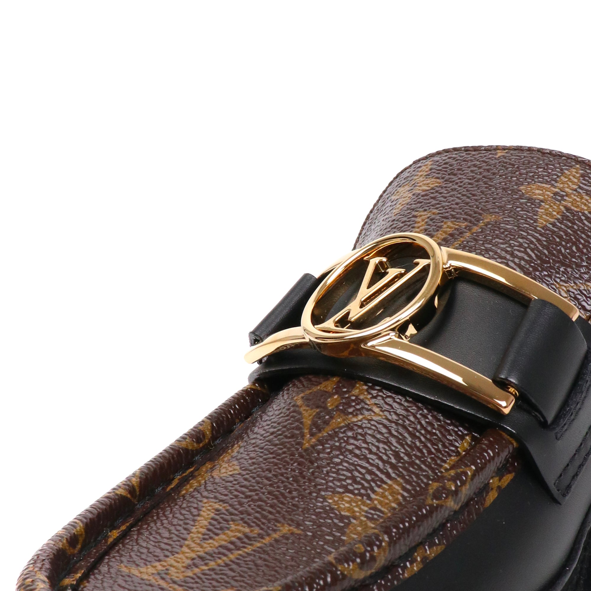 LOUIS VUITTON - Richelieu loafers in black patent leather (T36)