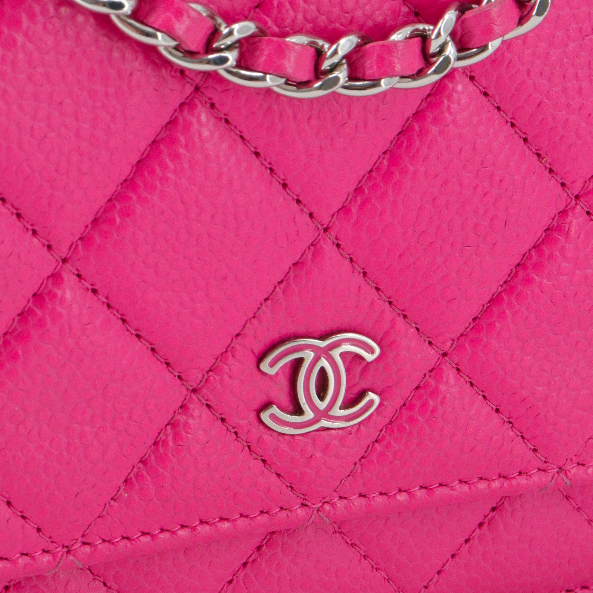 CHANEL - Sac à bandoulière Wallet On Chain édition limitée Chanel en cuir caviar rose