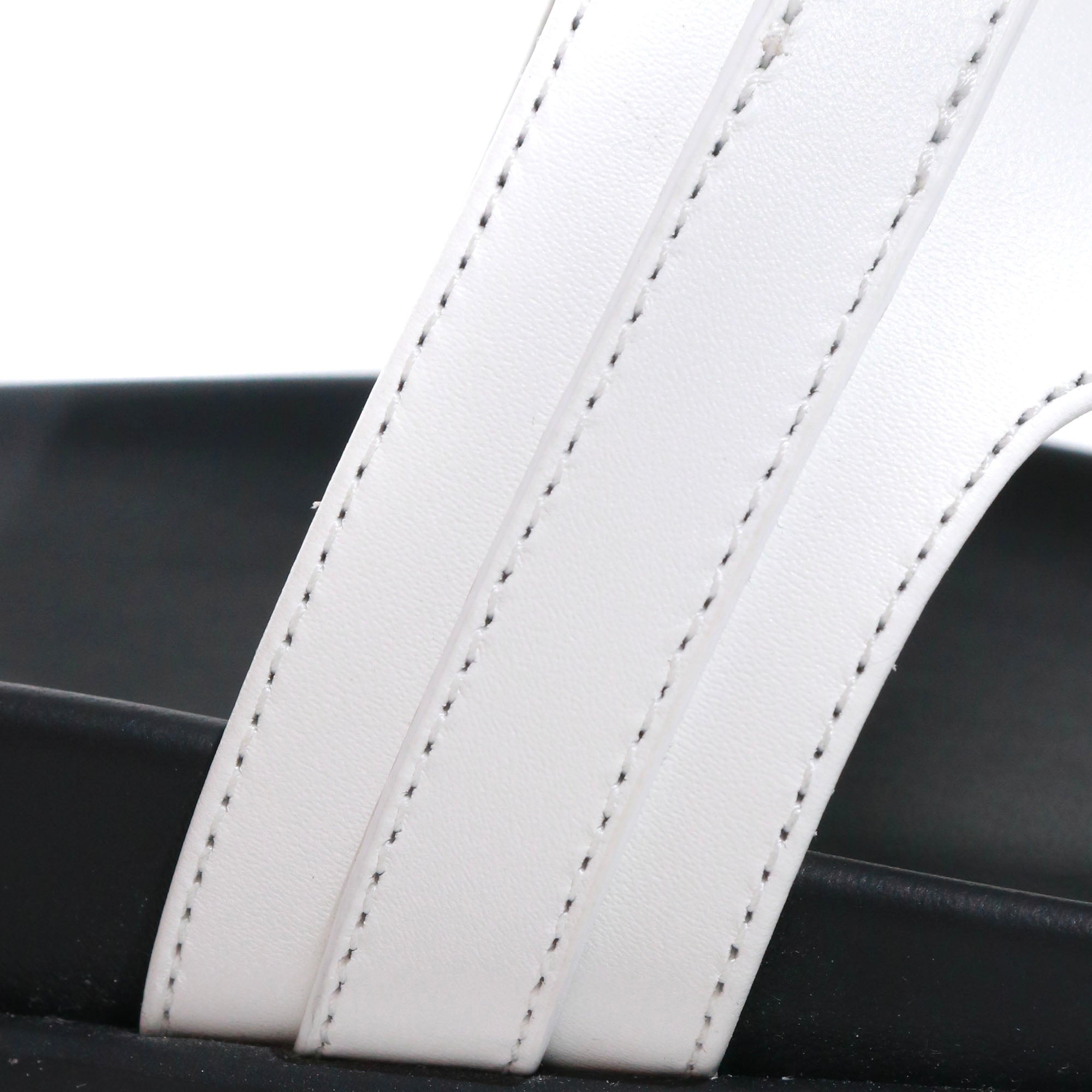 HERMÈS - Empire Hermès sandals in white leather (T38.5)