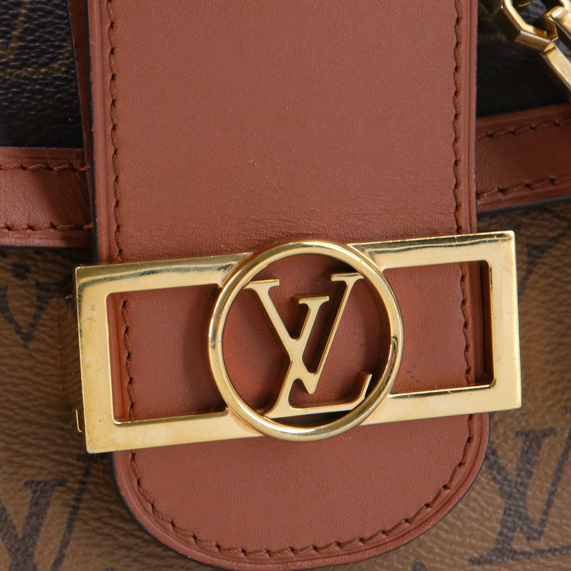 LOUIS VUITTON - Louis Vuitton Dauphine MM shoulder bag in monogrammed canvas and leather