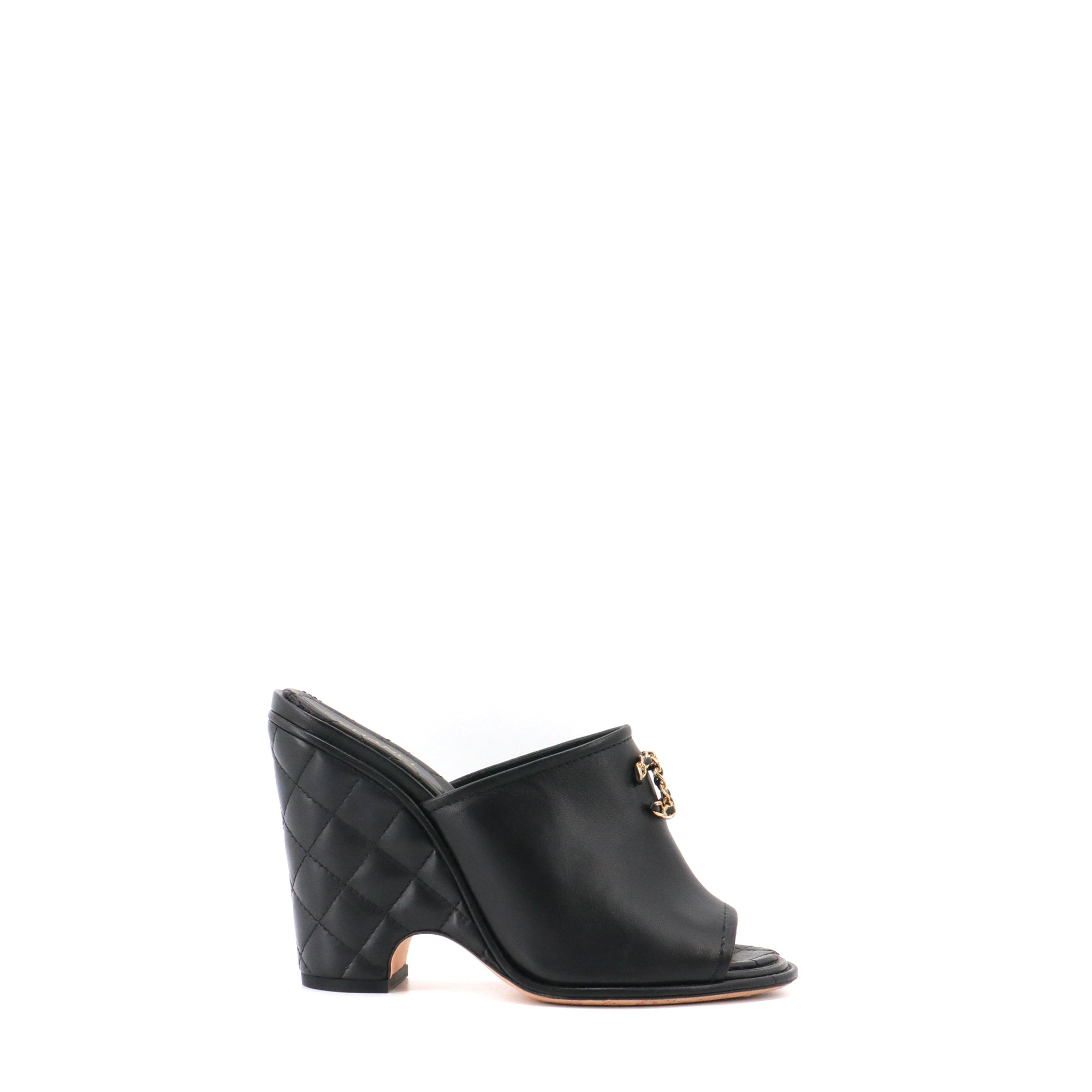 CHANEL - Chanel 19 sandals in black quilted leather (size 39.5)