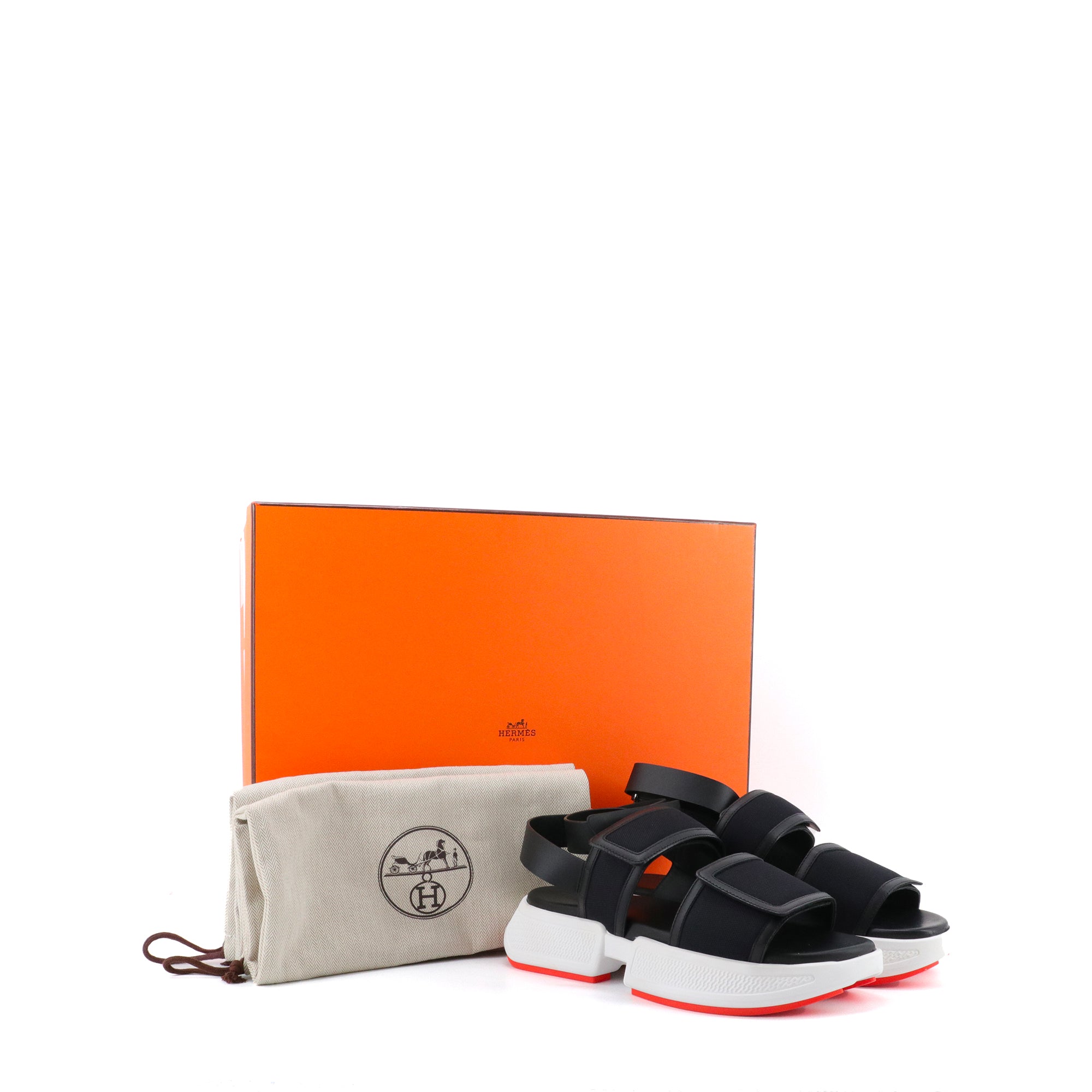 HERMÈS - Sandales Geek Hermès en cuir noir (T38)