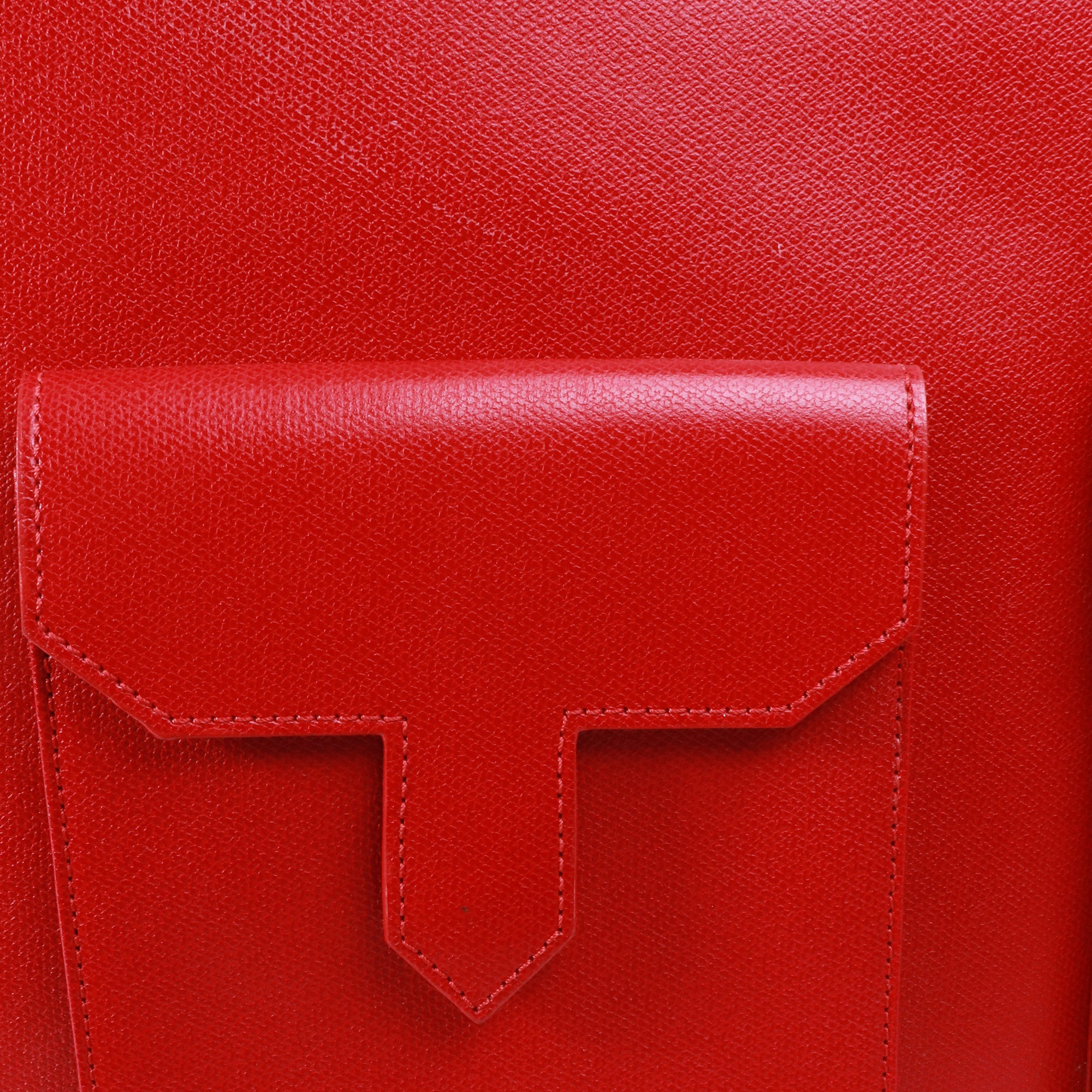 SAINT LAURENT - Sac cabas plat Yves Saint Laurent vintage en cuir grainé rouge