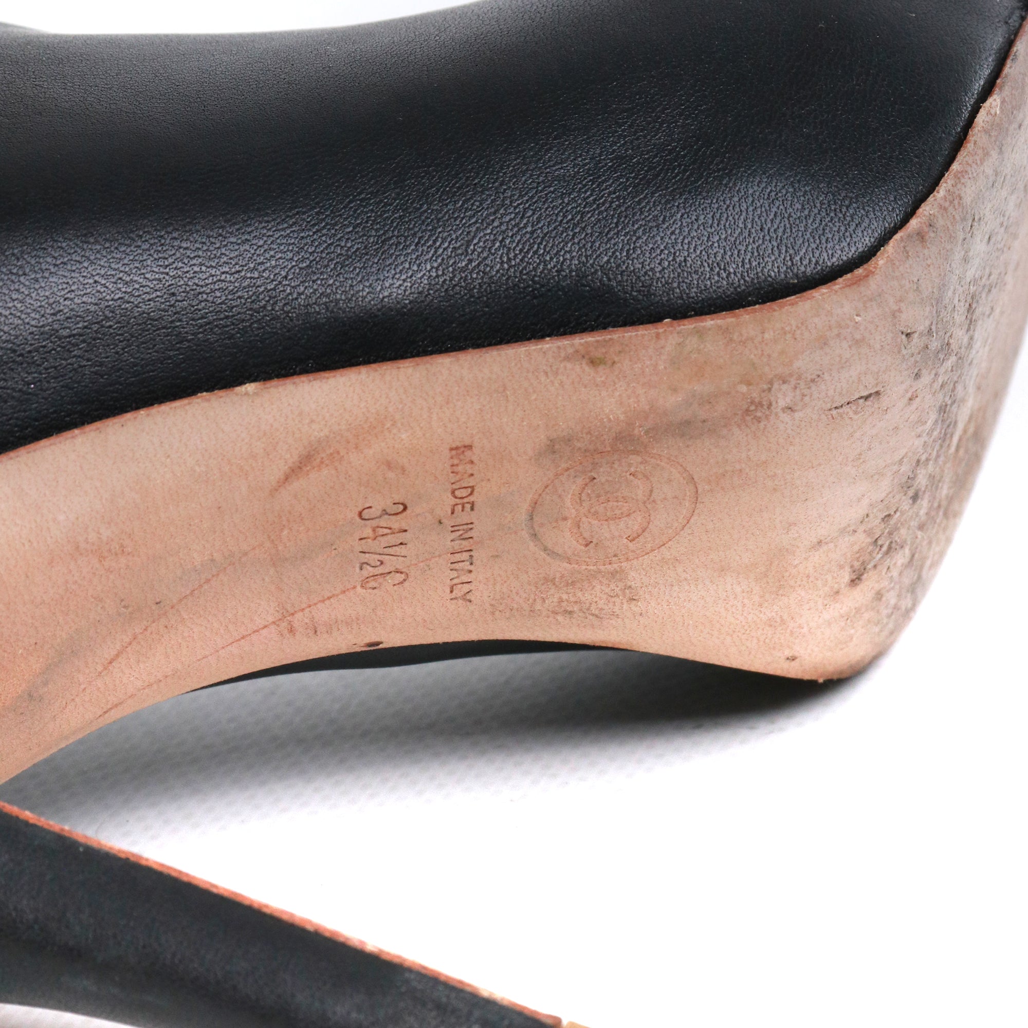 CHANEL - Chanel CC ankle boots in black lambskin (T34.5)