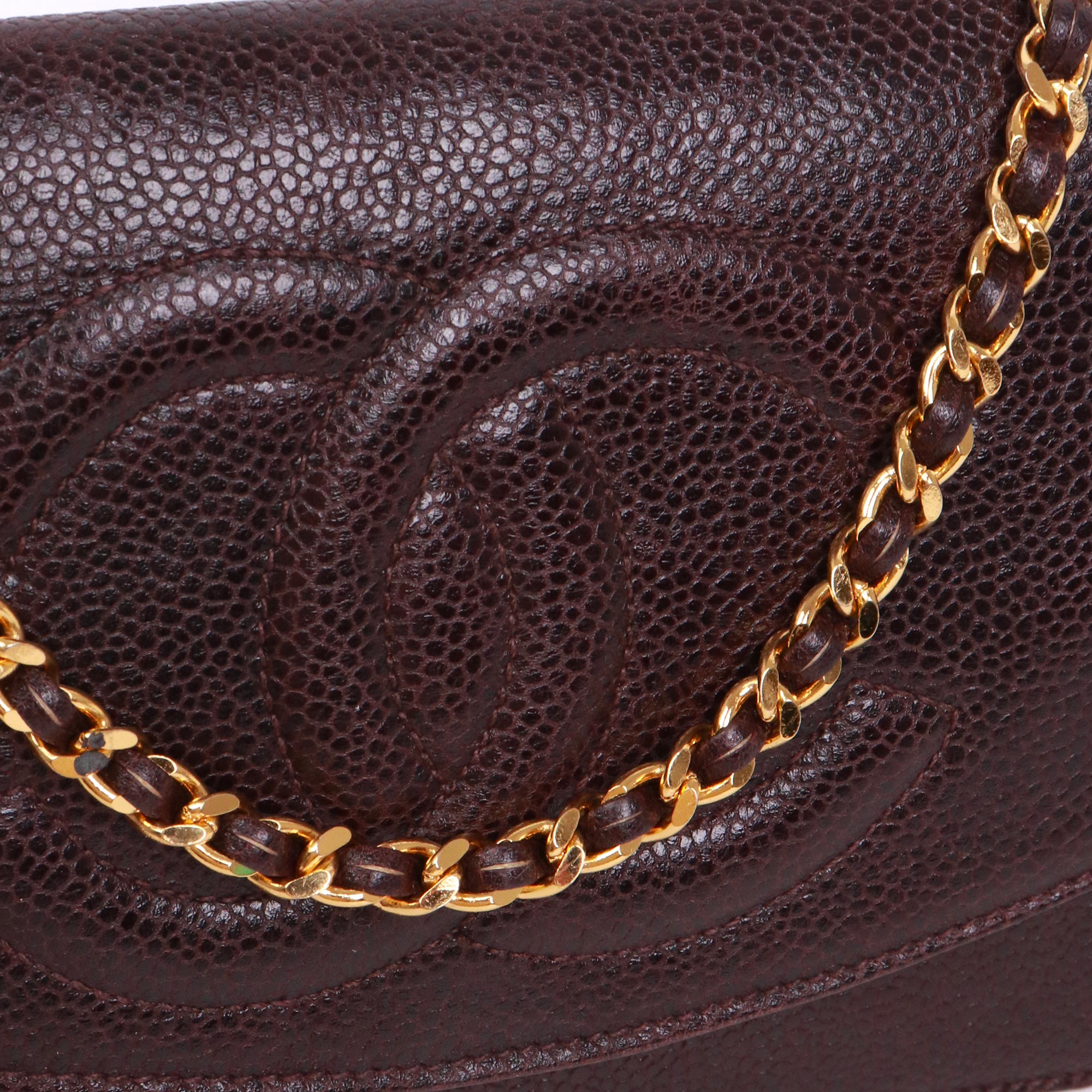 CHANEL - Sac Wallet On Chain Chanel en cuir caviar prune