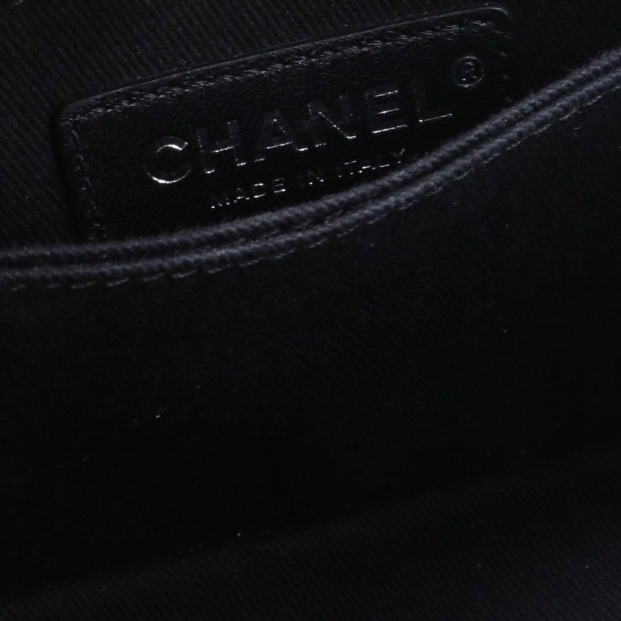 CHANEL - Chanel Coco Handle shoulder bag in full black caviar leather