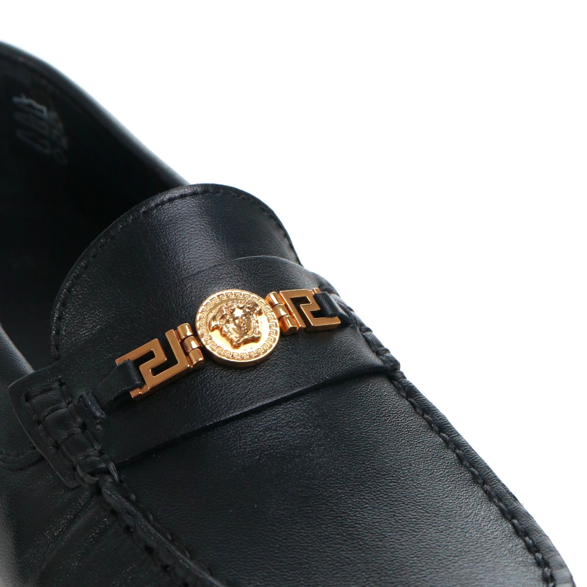 VERSACE - Medaillon Versace loafers in black leather (T37)