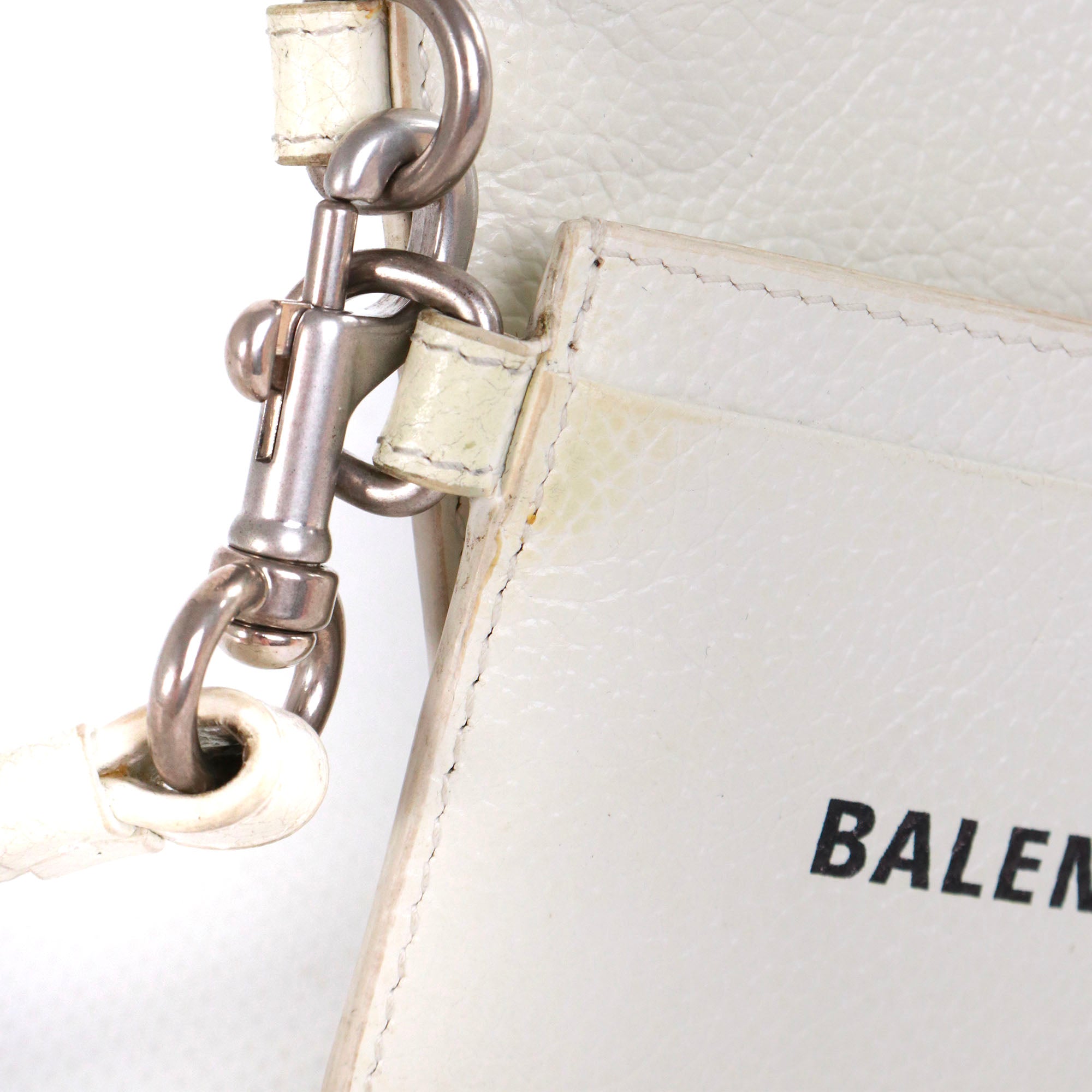 BALENCIAGA - Balenciaga Ville wallet in white grained leather and wrist strap