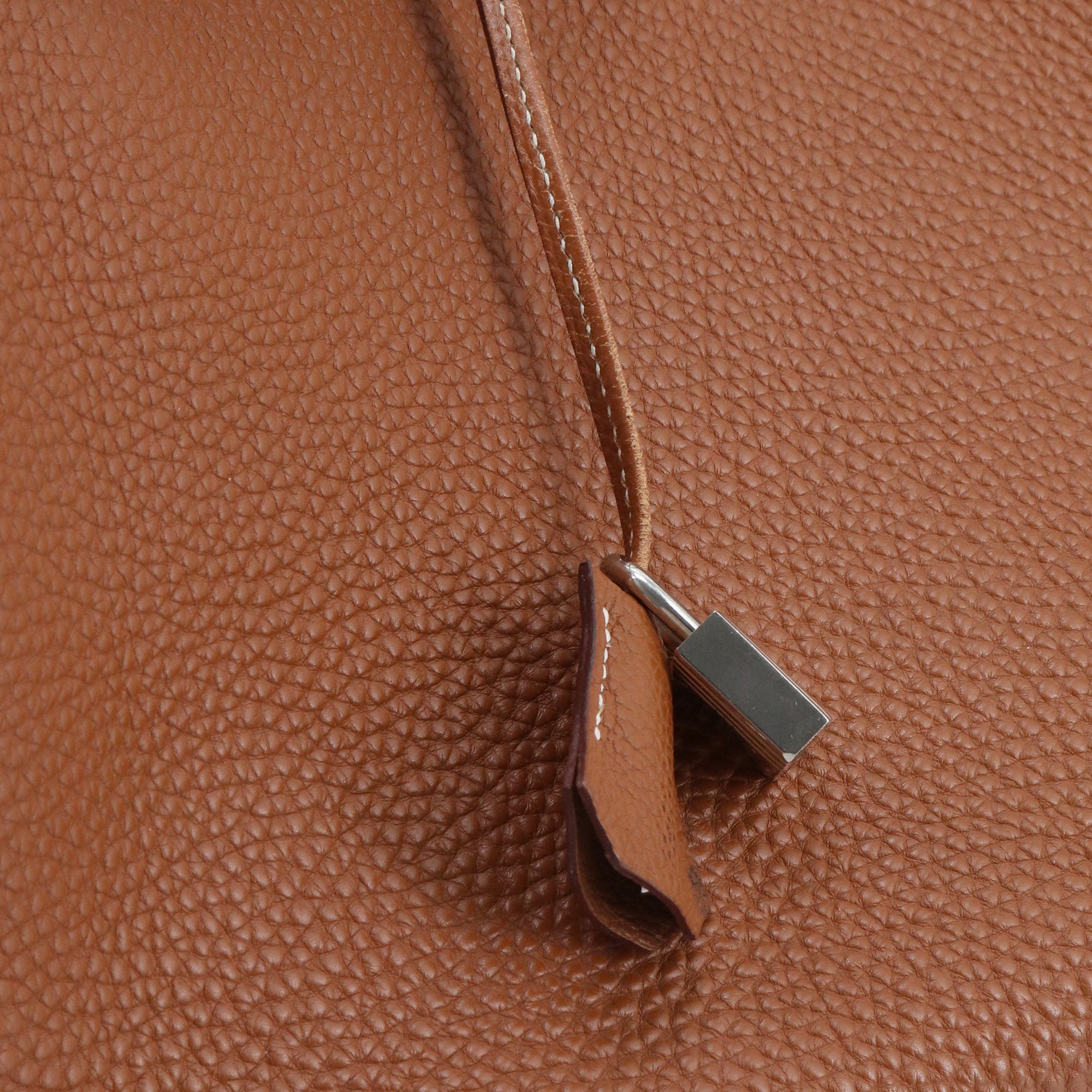HERMÈS - Sac à main Birkin 35 Hermès en cuir grainé gold
