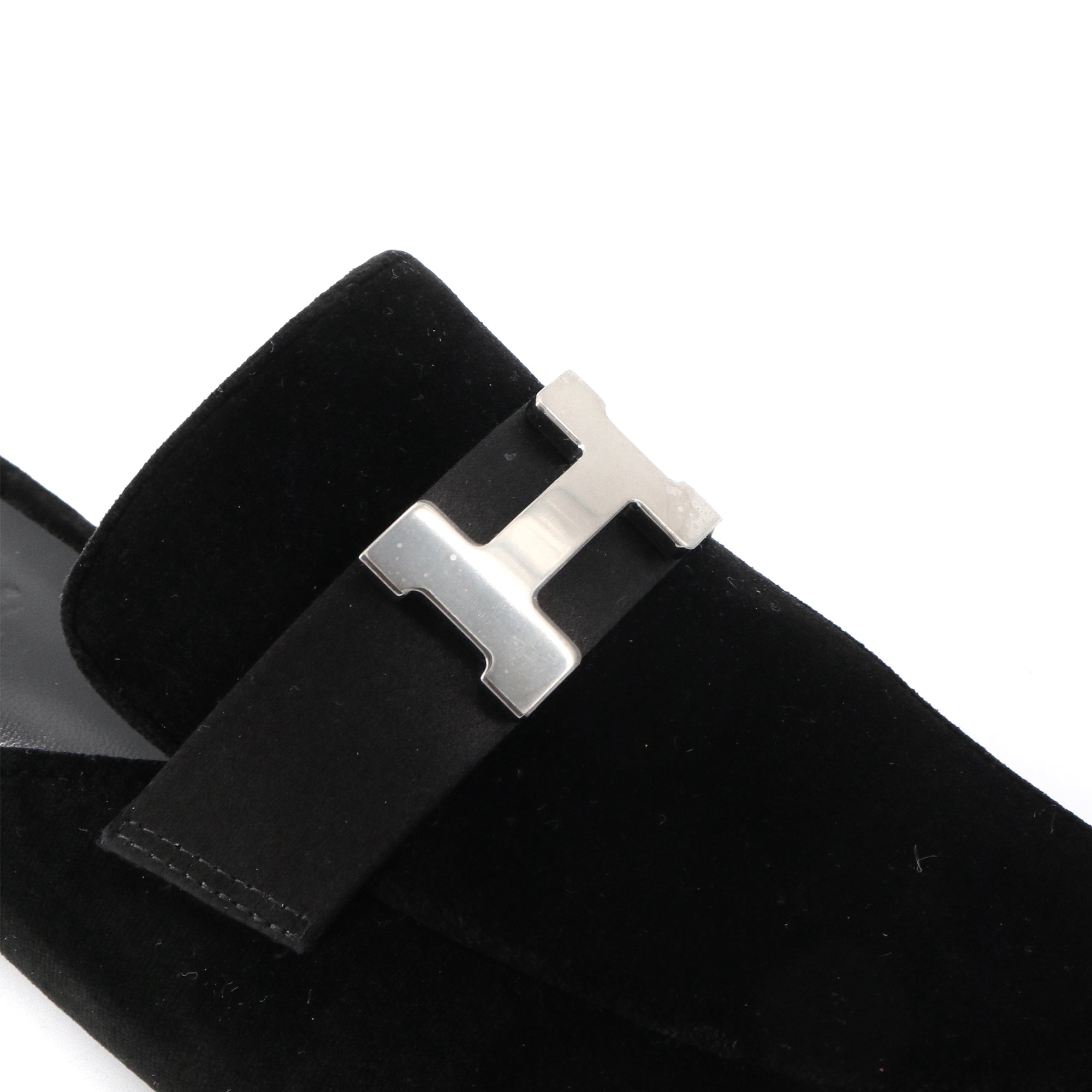 HERMÈS - Chypre sandals in black smooth leather (T36)