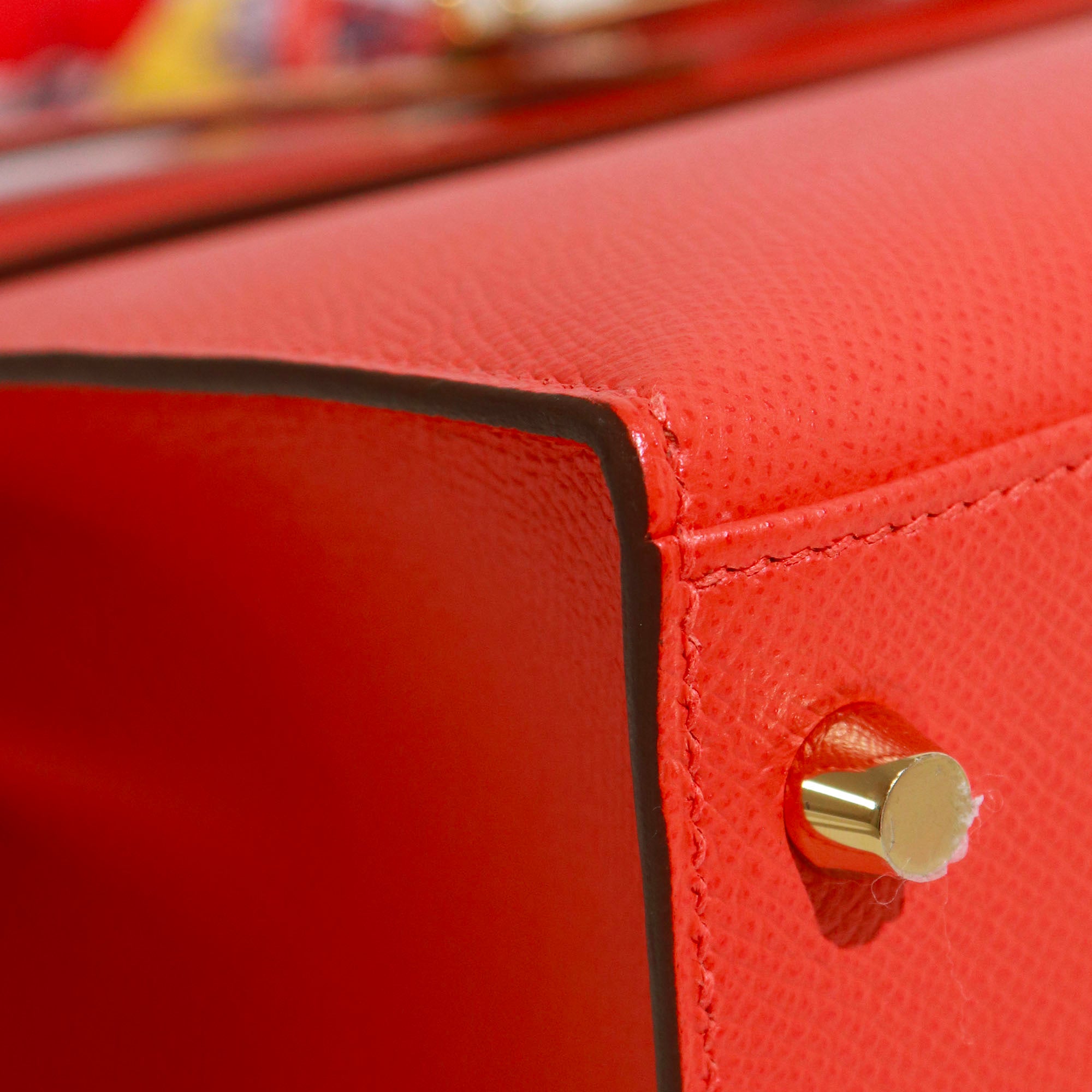 HERMÈS - Sac à main Kelly 28 Hermès en cuir Epsom Capucine Sellier