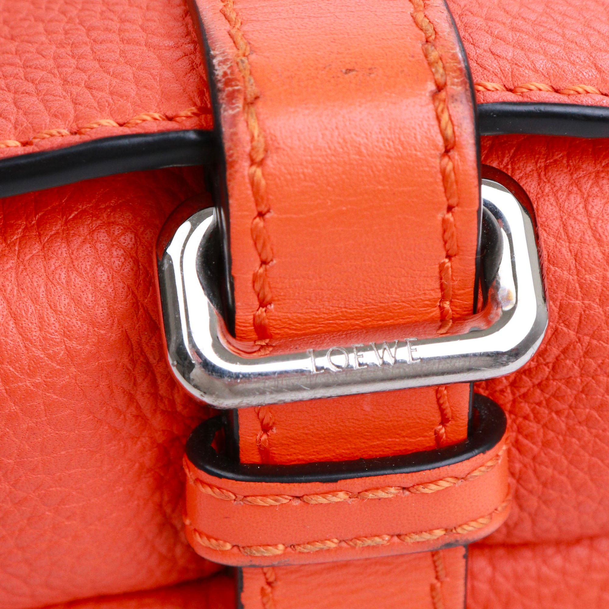 LOEWE - Sac à bandoulière Military Messenger XS Loewe en cuir grainé orange