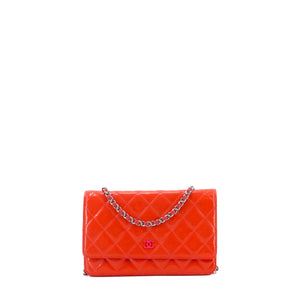CHANEL - Sac Wallet On Chain Timeless Chanel en cuir verni orange