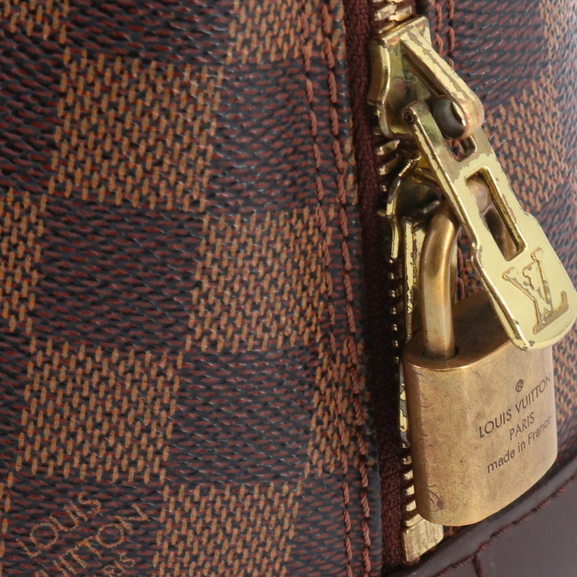 LOUIS VUITTON - Sac à main Alma PM Louis Vuitton en toile damier ébène