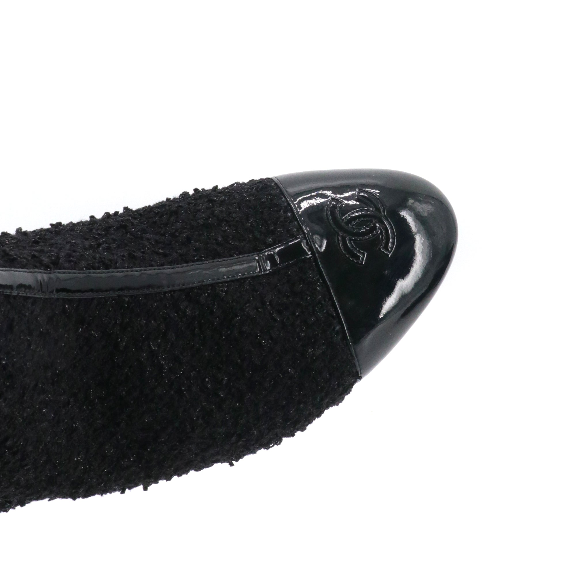 CHANEL - Bottines à talon Chanel en tweed et cuir verni noir (T41,5)