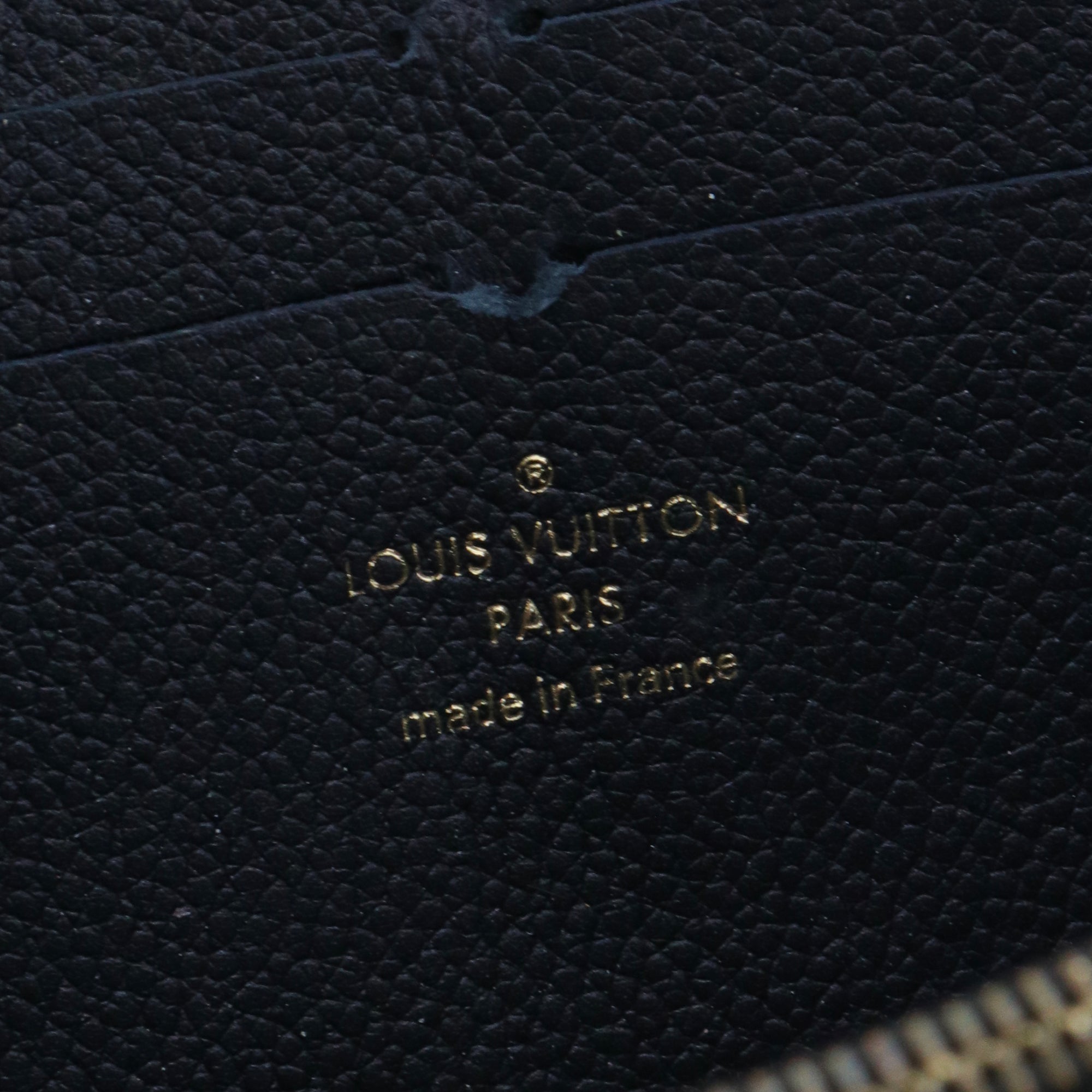 LOUIS VUITTON - Portefeuille Zippy Louis Vuitton en cuir empreinte bleu marine