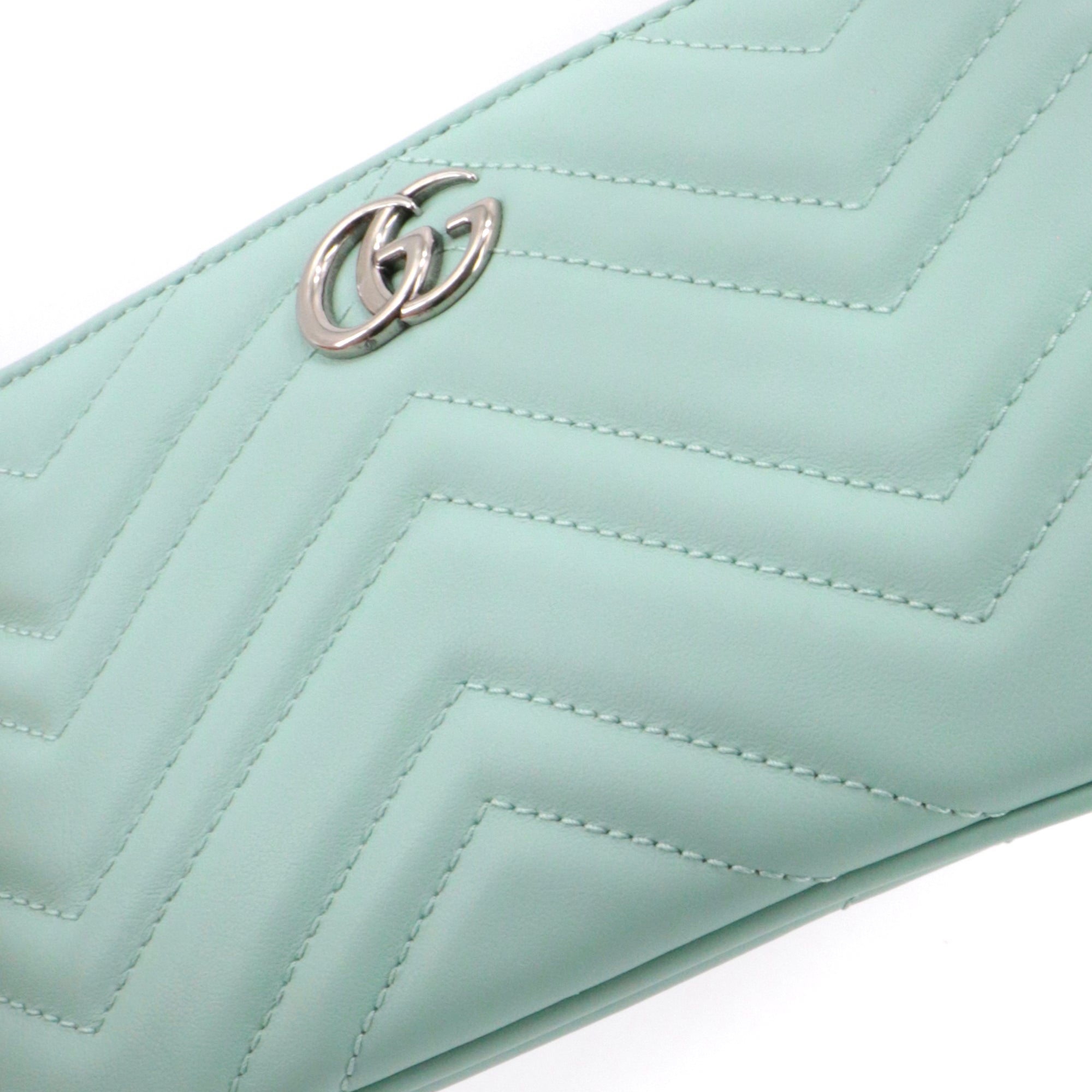 GUCCI - Pochette GG Marmont Gucci en cuir chevron bleu pastel