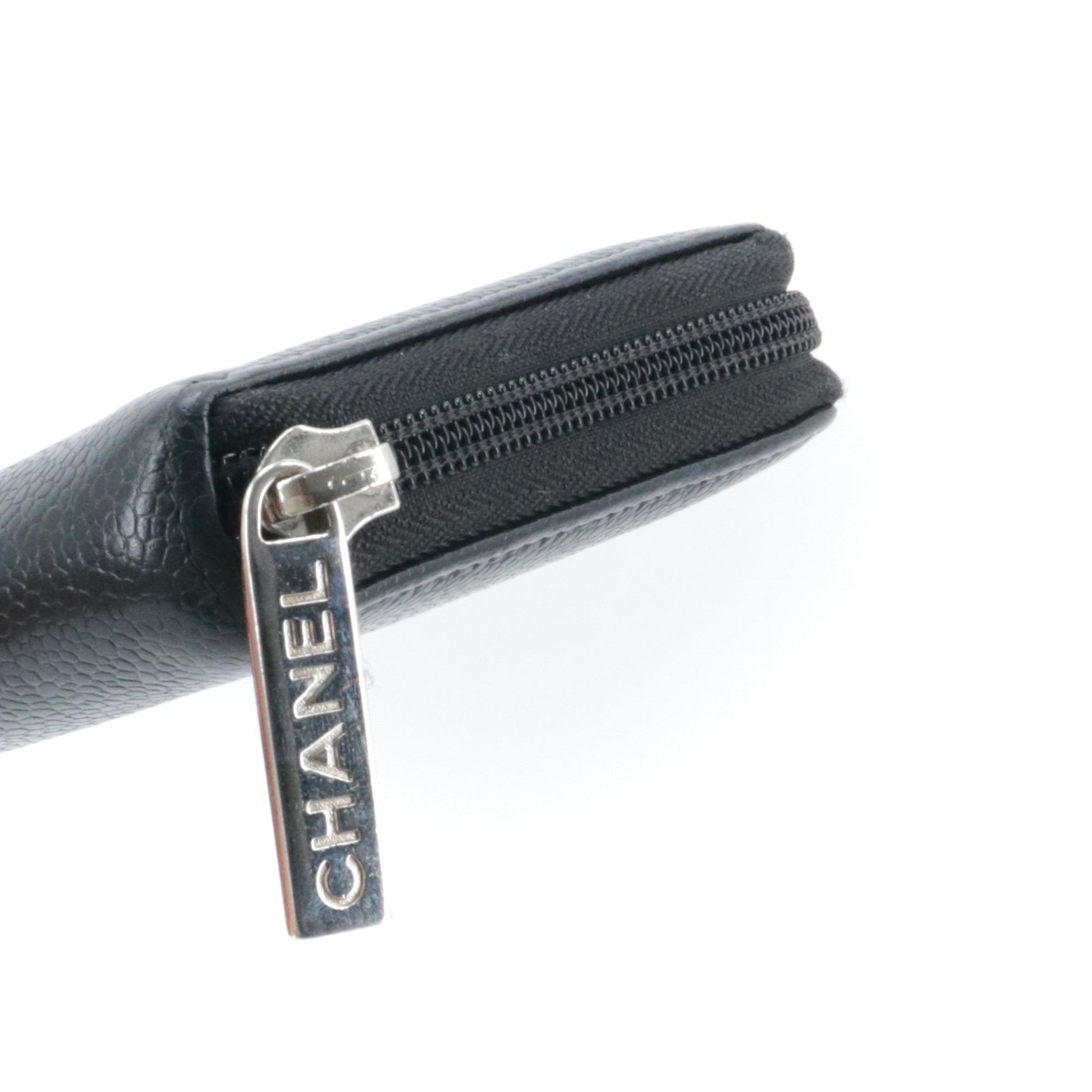 CHANEL - Black quilted leather wallet