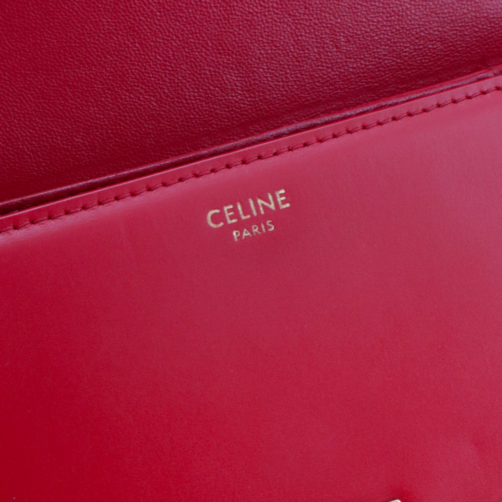 CELINE - Sac à bandoulière Triomphe teen Celine en cuir box rouge