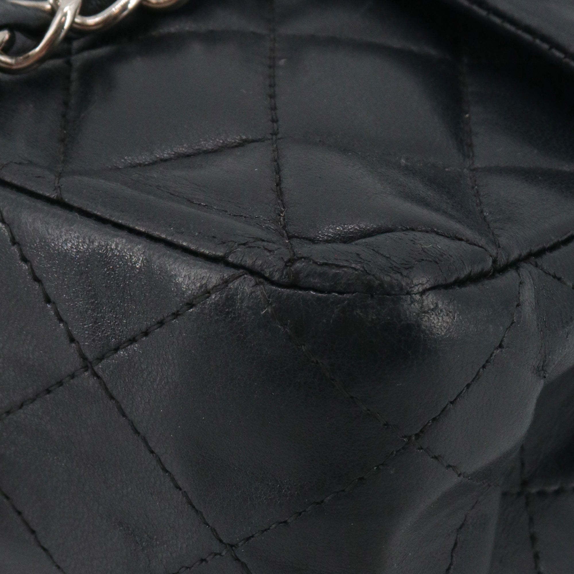 CHANEL - Chanel Timeless 25 double flap handbag in black quilted leather