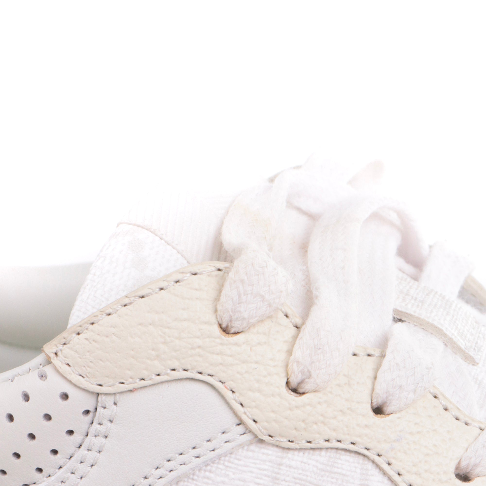 GUCCI - Sneakers GG Gucci en cuir monogrammé blanc (T39)
