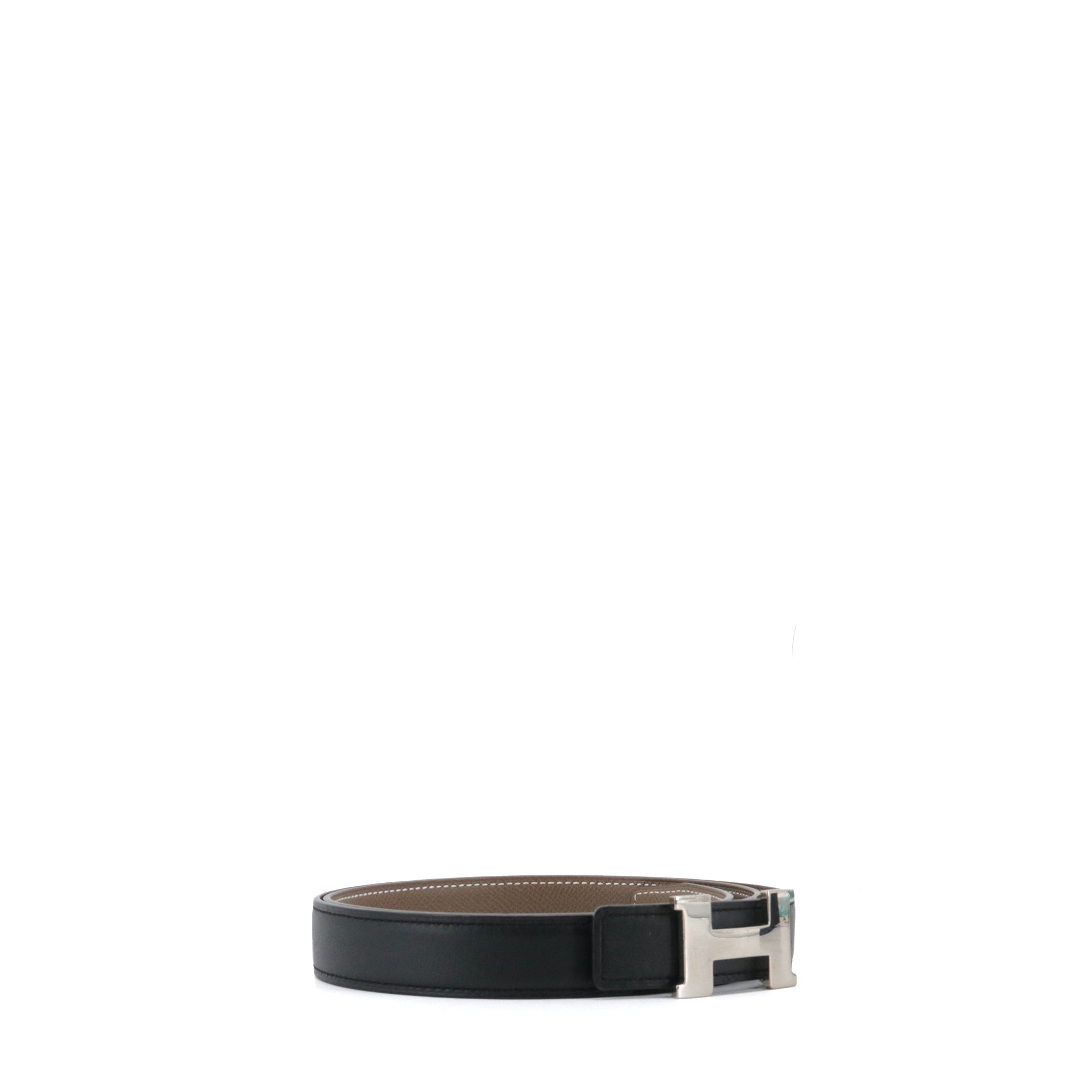 HERMÈS - Ceinture H réversible Hermès en cuir noir et étoupe (T90)