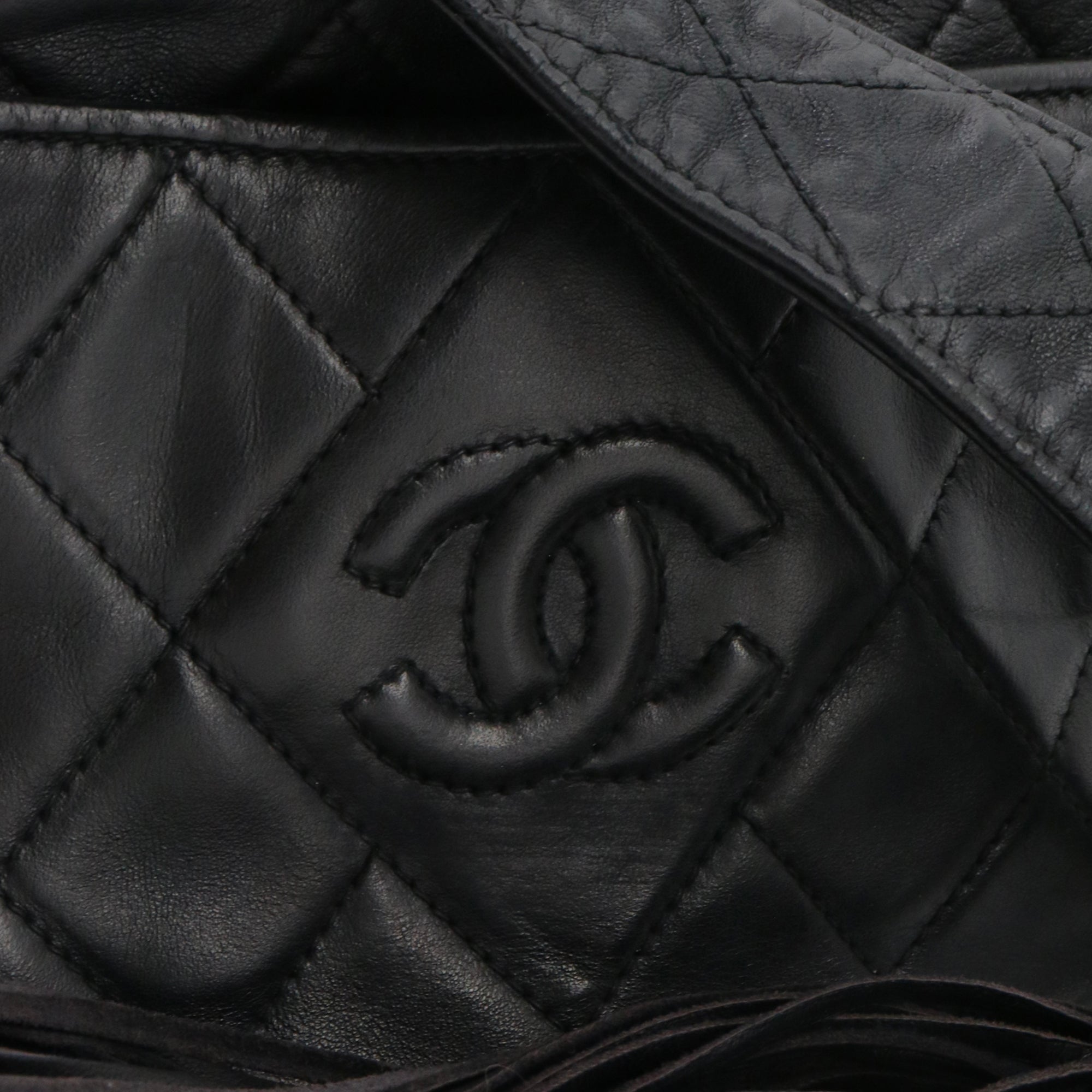 CHANEL - Chanel Vintage Camera Shoulder Bag in Black Leather