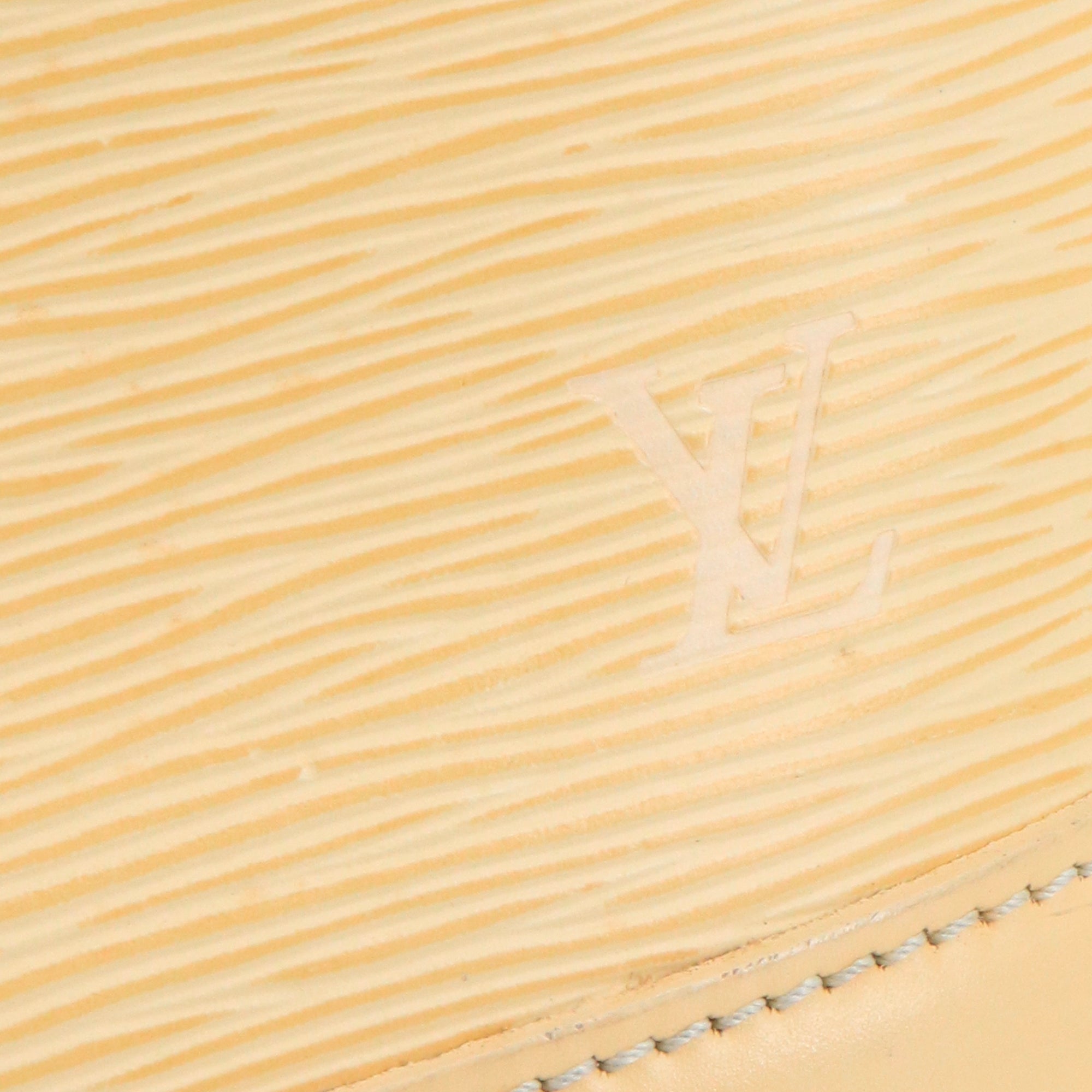 LOUIS VUITTON - Sac à main Alma PM Louis Vuitton en cuir épi jaune pastel