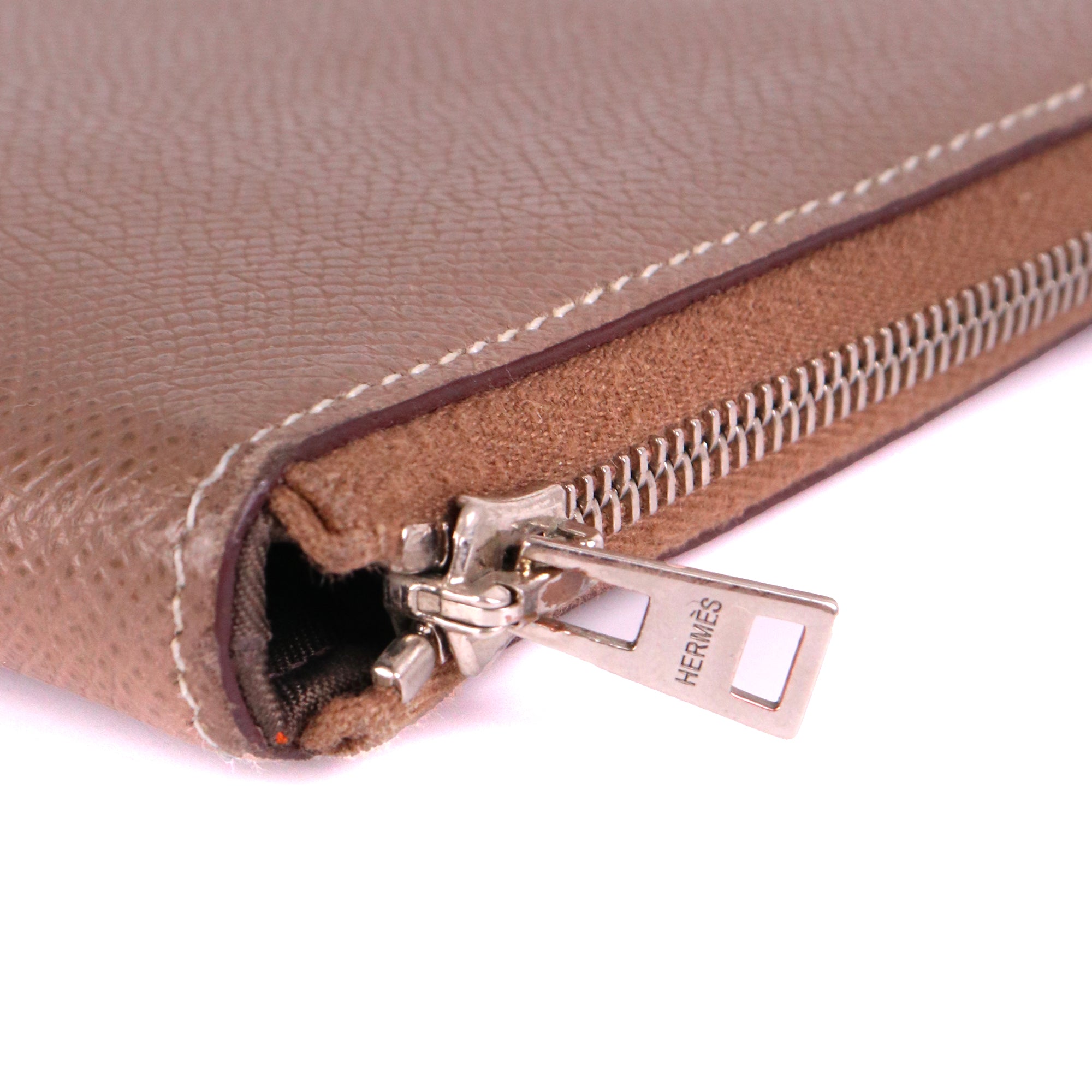 HERMÈS - Portefeuille Hermès en cuir grainé étoupe