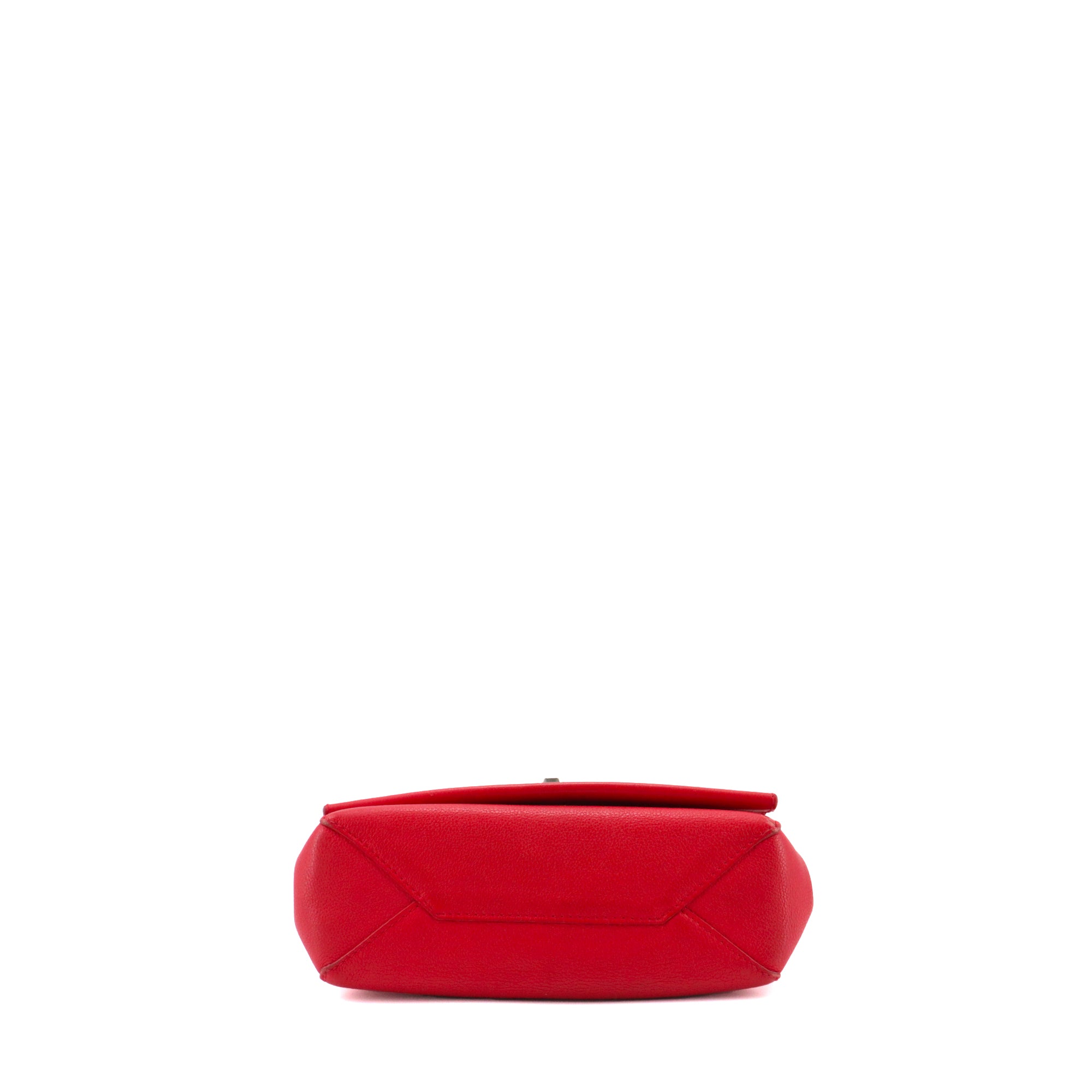 LOUIS VUITTON - Louis Vuitton Lockme BB handbag in red grained leather