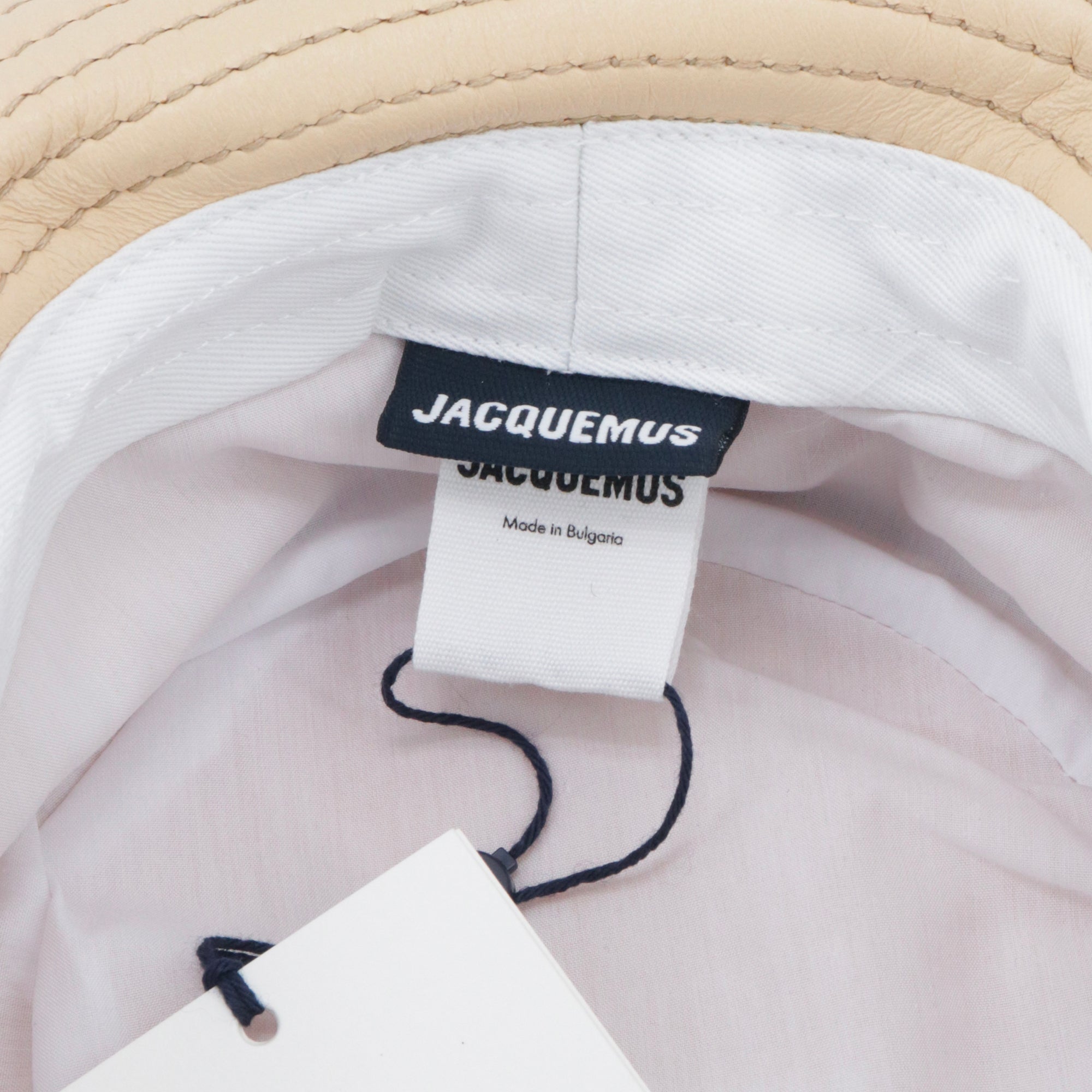 JACQUEMUS - Bob Mentalo Jacquemus en cuir d'agneau beige (T56)