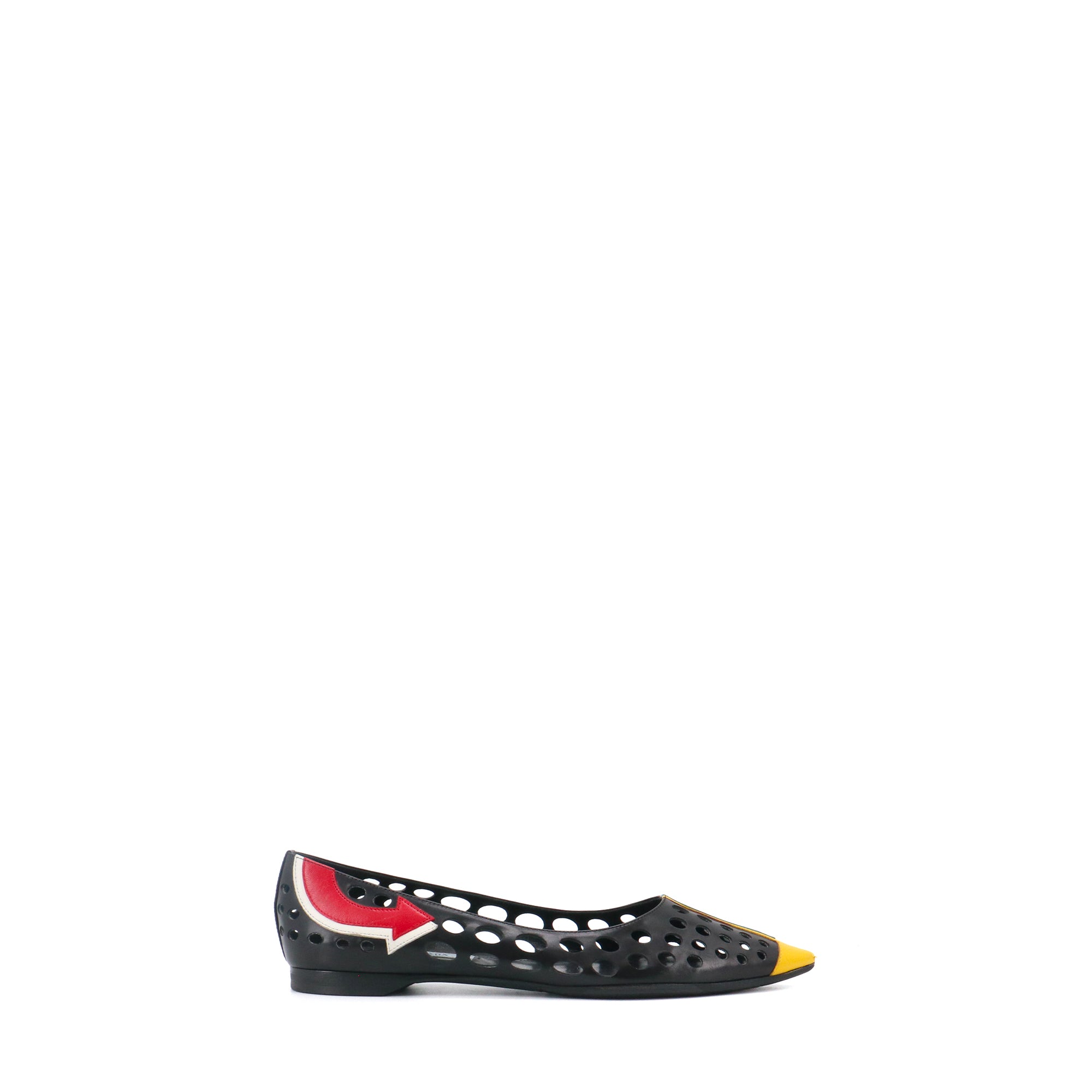 PRADA - Ballerines Prada en cuir perforé noir (T39)